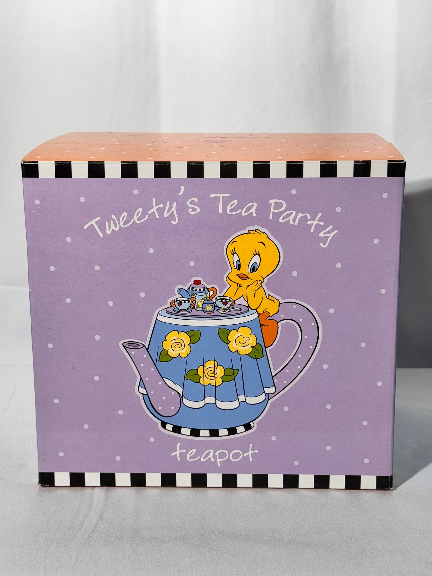Tweetie’s tea party- tea pot- Warner Brothers-Looney Tunes