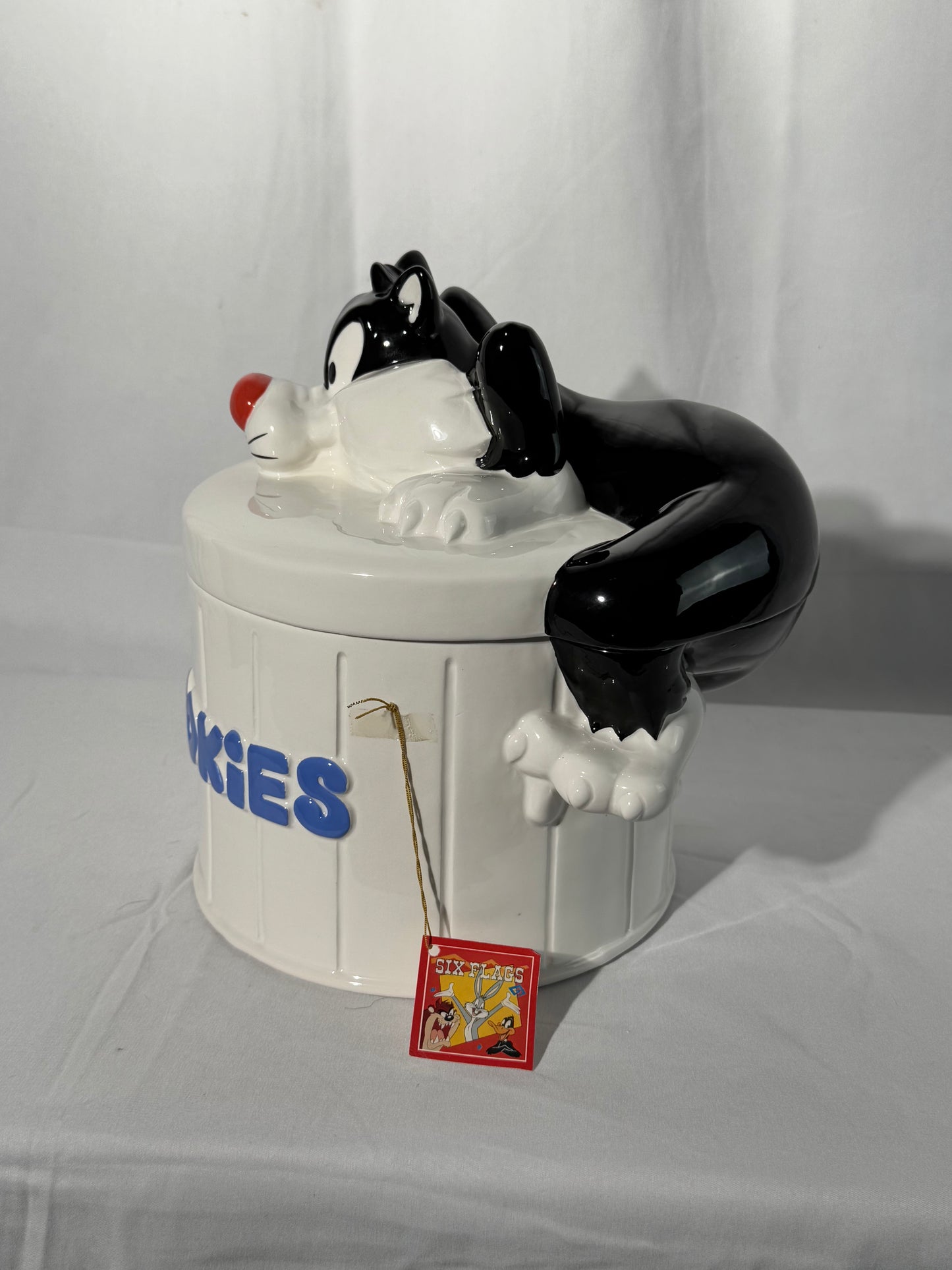 Sylvester- Cookie Jar - Six Flags - looney Tunes-Warner Brothers