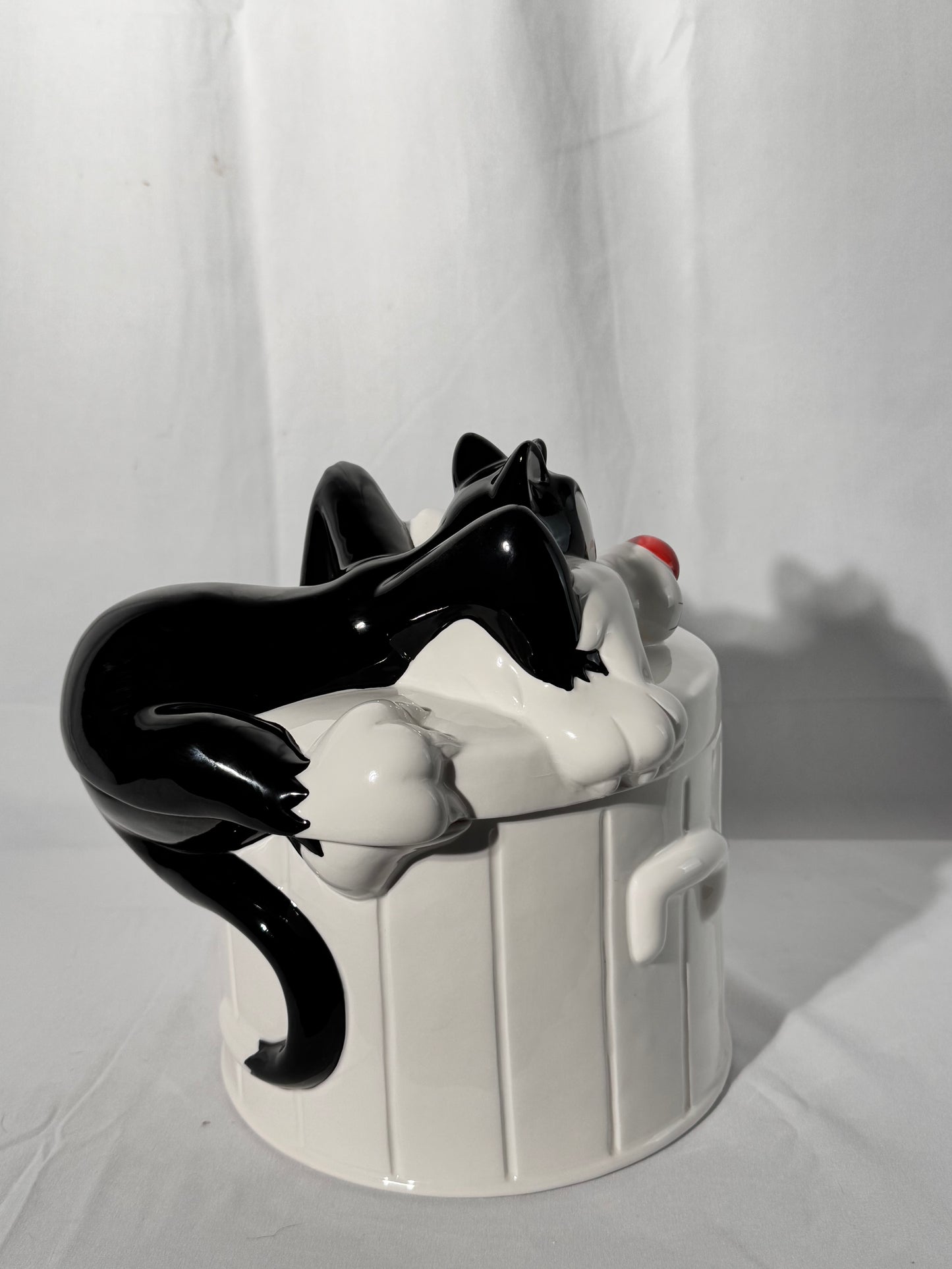 Sylvester- Cookie Jar - Six Flags - looney Tunes-Warner Brothers