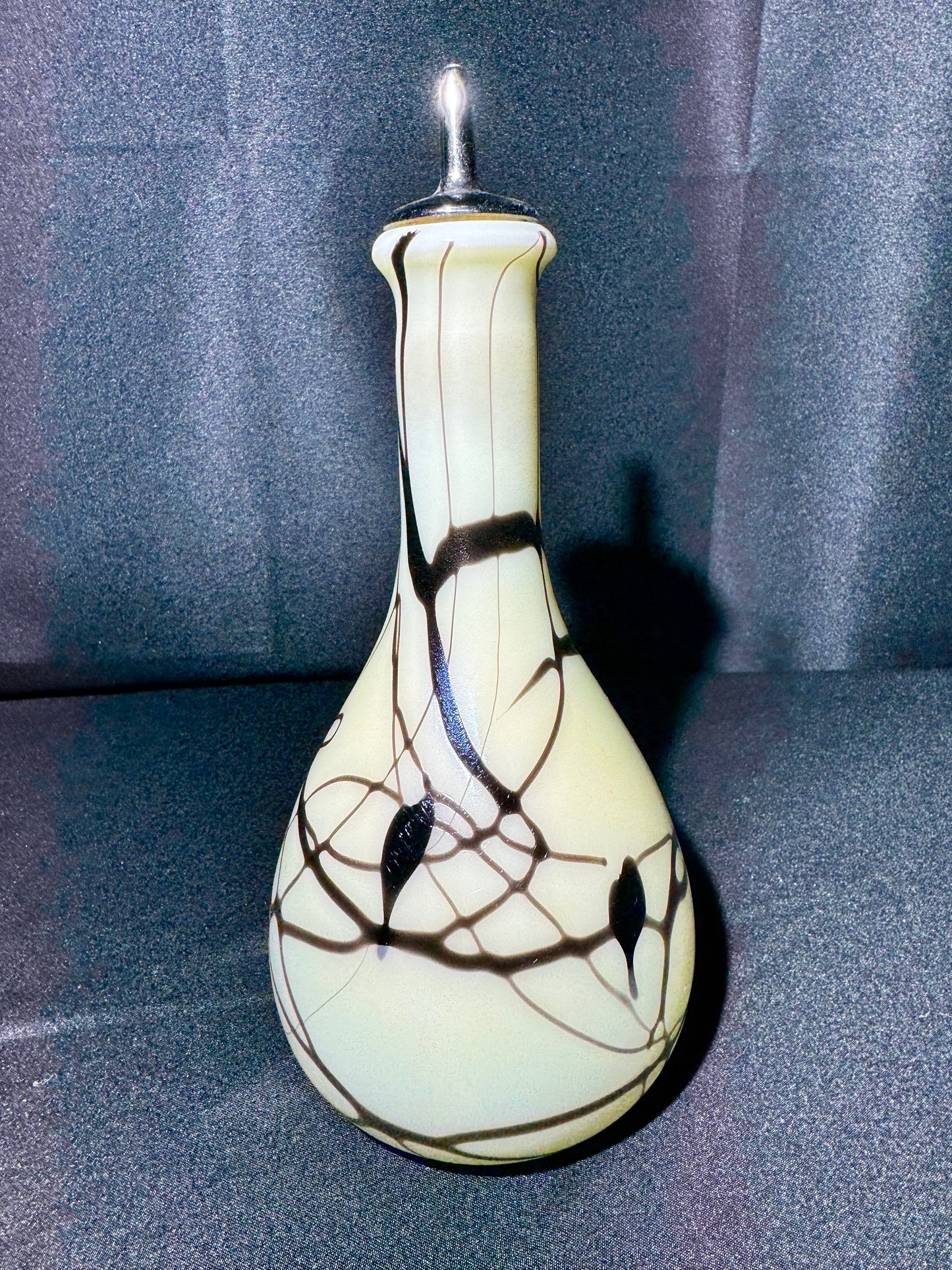 Uranium Fenton Barber Bottle – Hanging Hearts