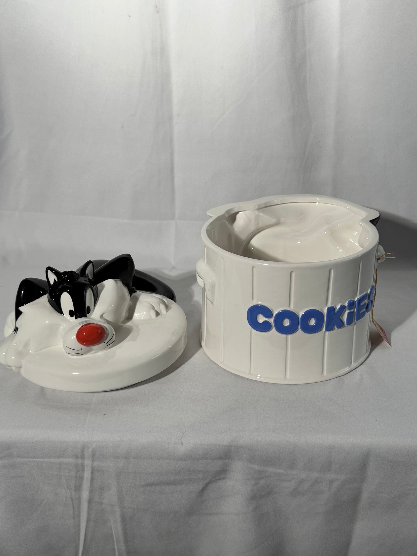 Sylvester- Cookie Jar - Six Flags - looney Tunes-Warner Brothers