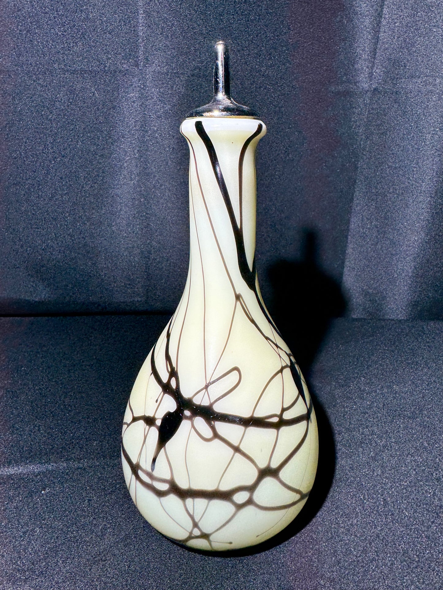 Uranium Fenton Barber Bottle – Hanging Hearts