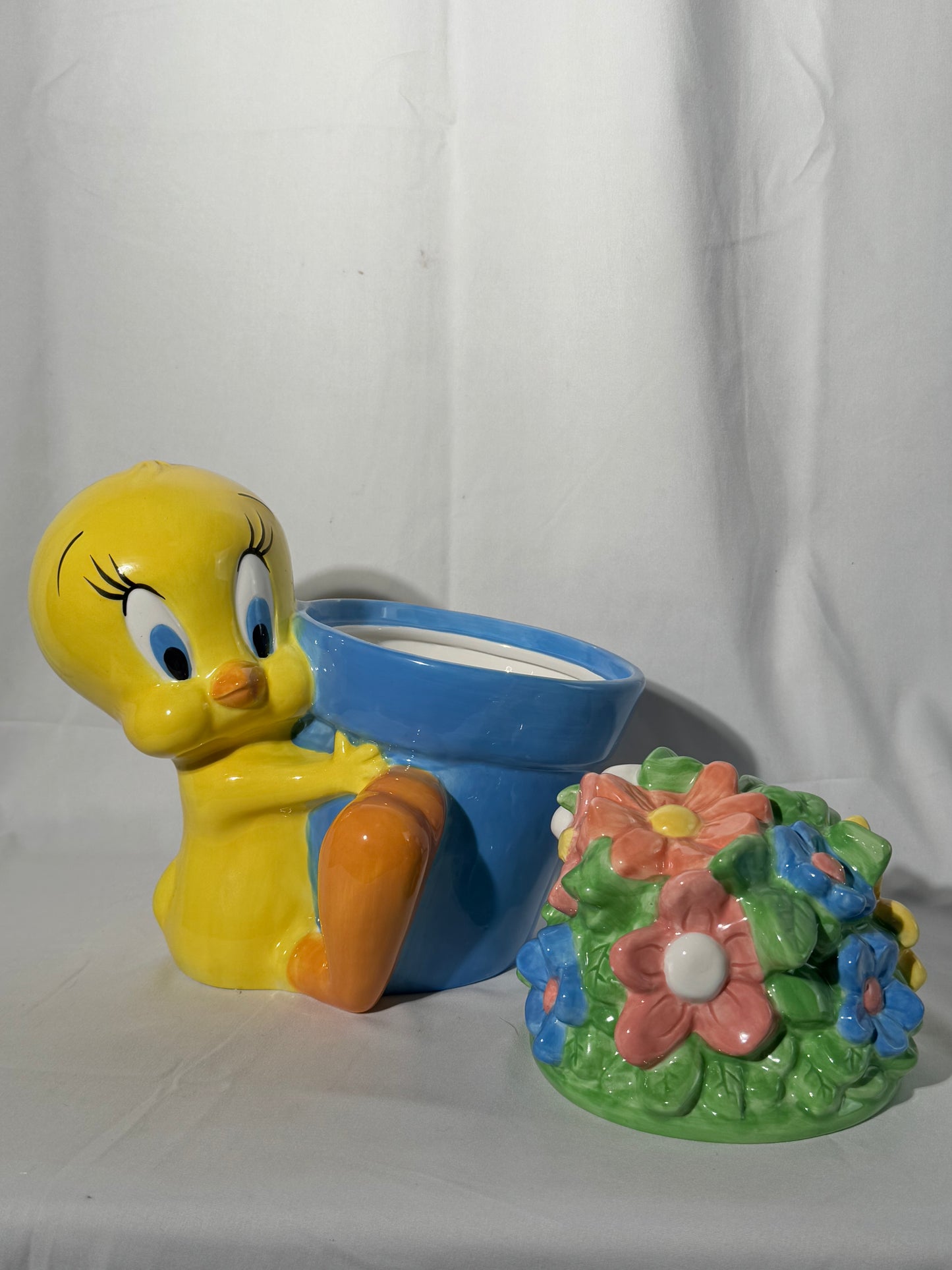 Tweety Bird- Home Tweet Home - Cookie Jar -Warner Brothers- Looney Tunes-1998