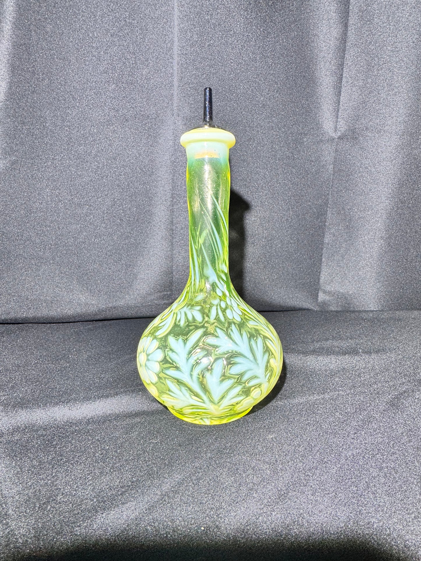 Uranium Daisy and Fern Barber Bottle with Topper