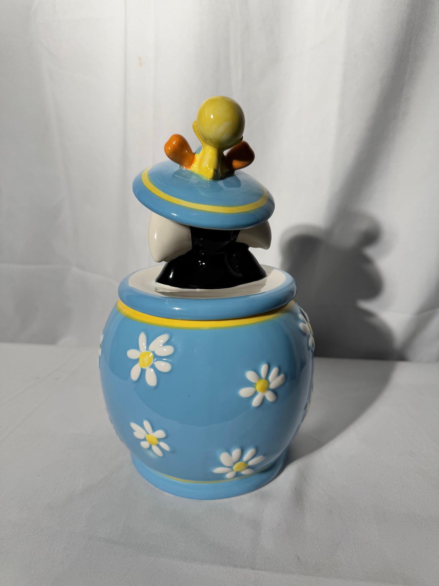 Sylvester and Tweety Bird - Best Friends- Cookie Jar - Westland giftware