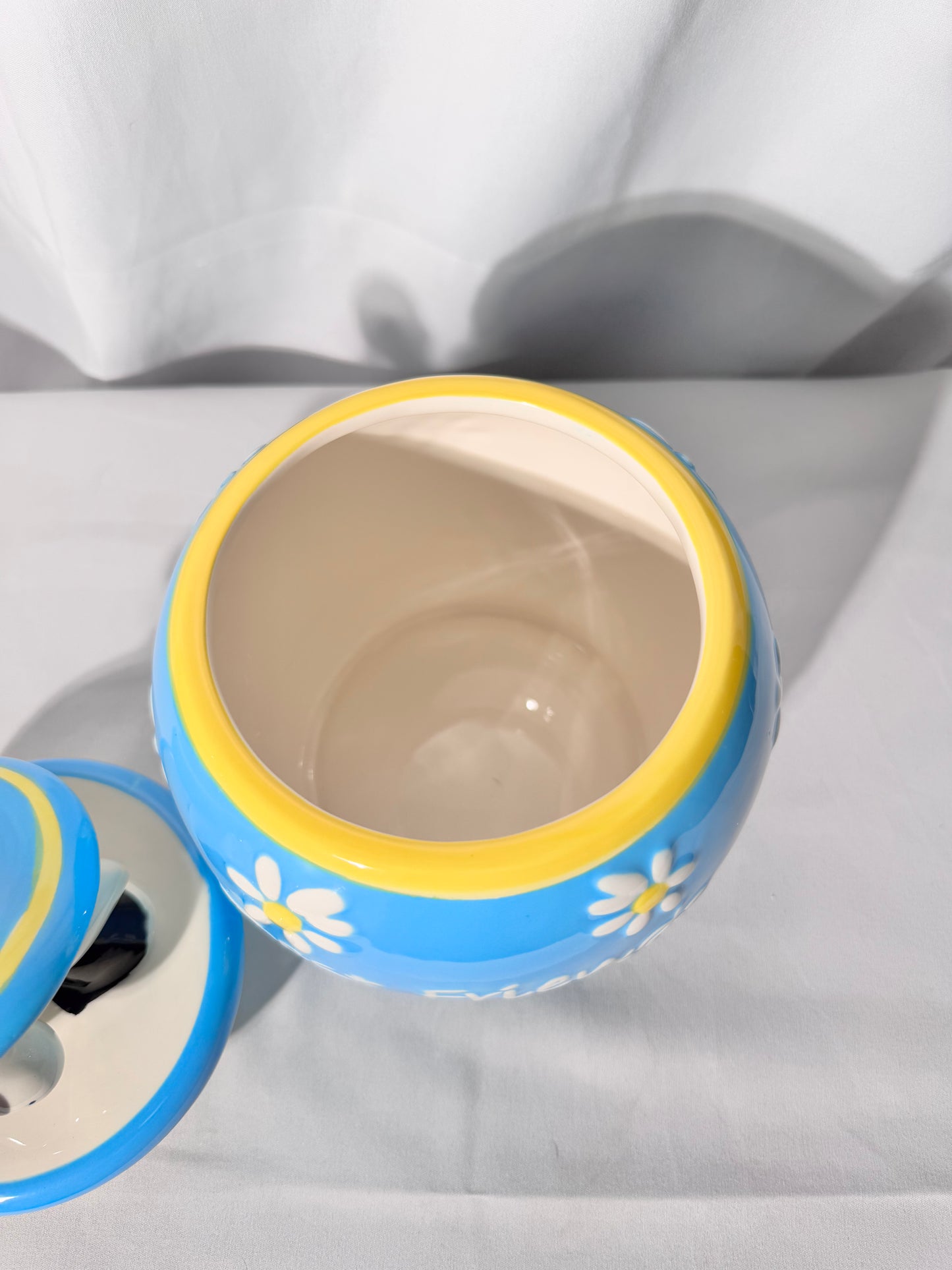 Sylvester and Tweety Bird - Best Friends- Cookie Jar - Westland giftware