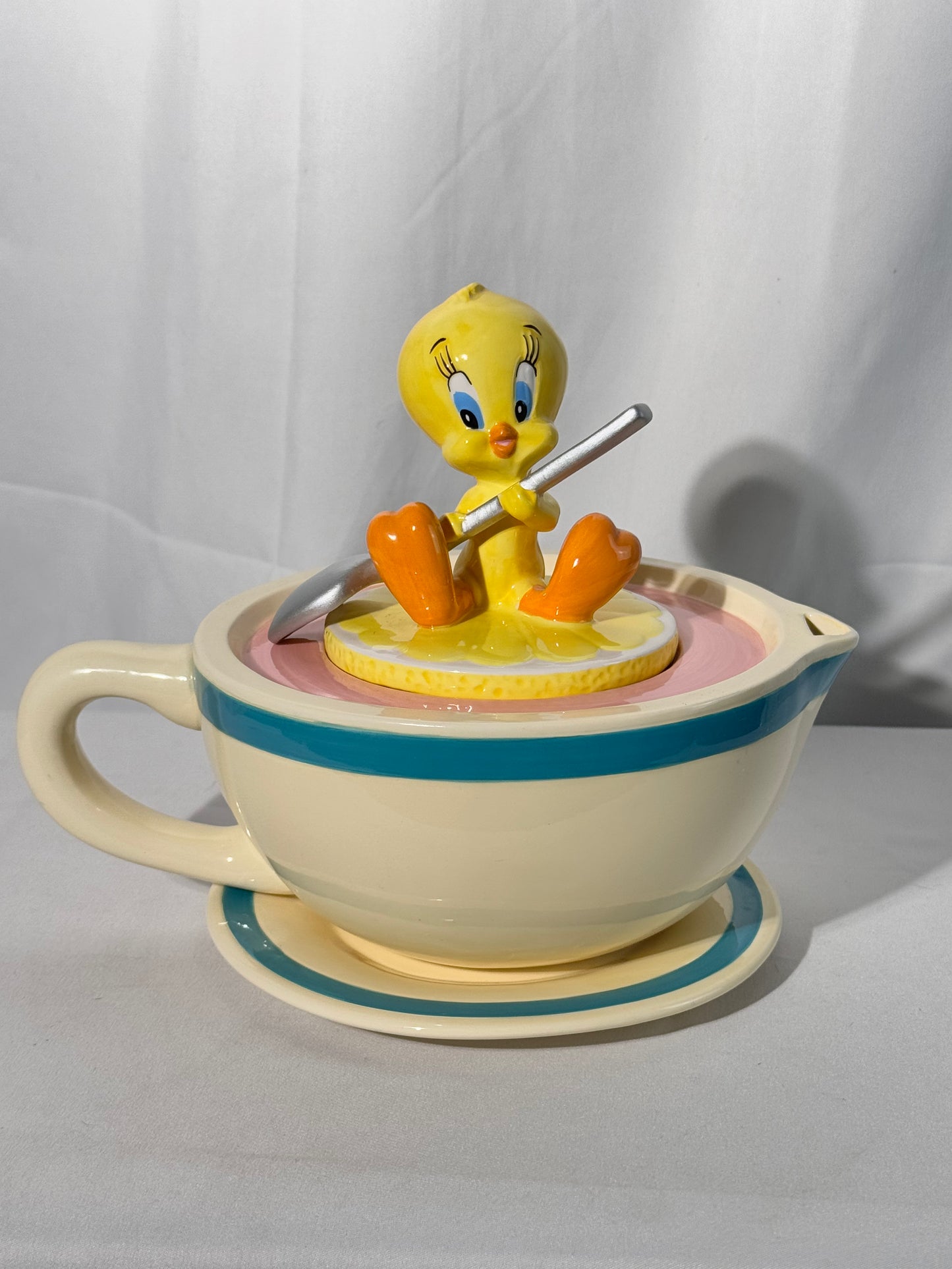 Tweety Bird - Teapot- Warner Brothers- looney Tunes- 1998
