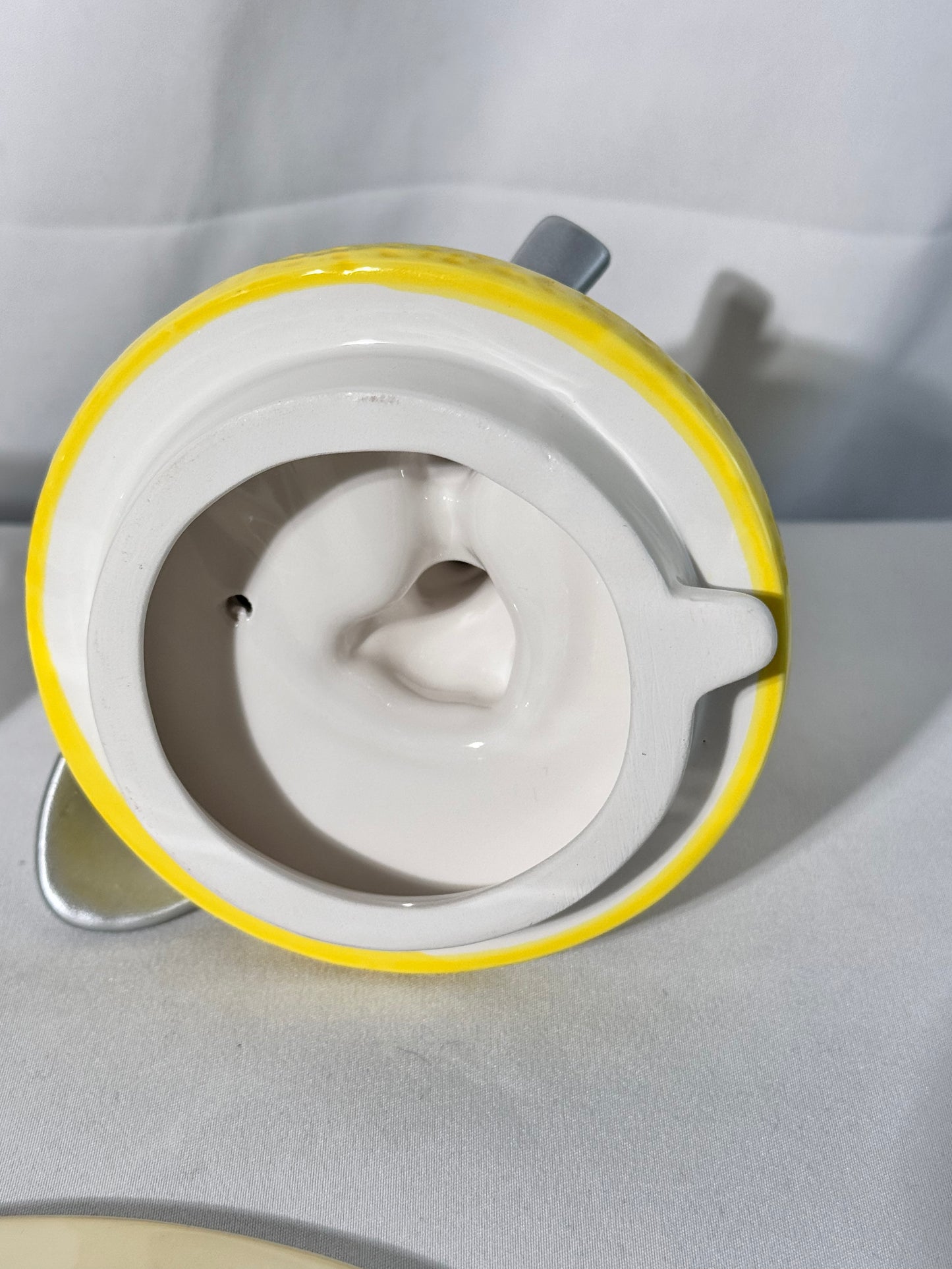 Tweety Bird - Teapot- Warner Brothers- looney Tunes- 1998