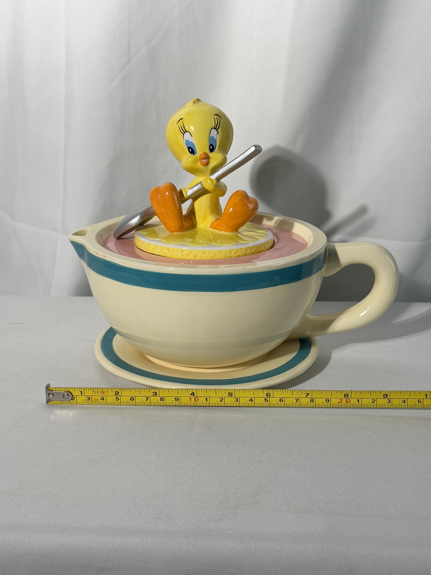 Tweety Bird - Teapot- Warner Brothers- looney Tunes- 1998