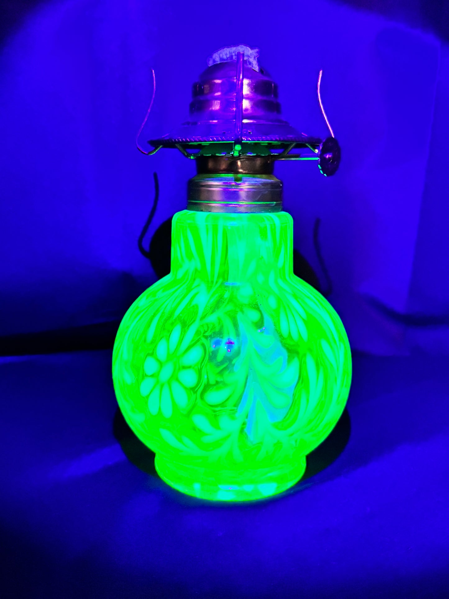 Uranium Oil Lamp – Daisy & Fern Pattern – Opalescent – Early American LG Wright