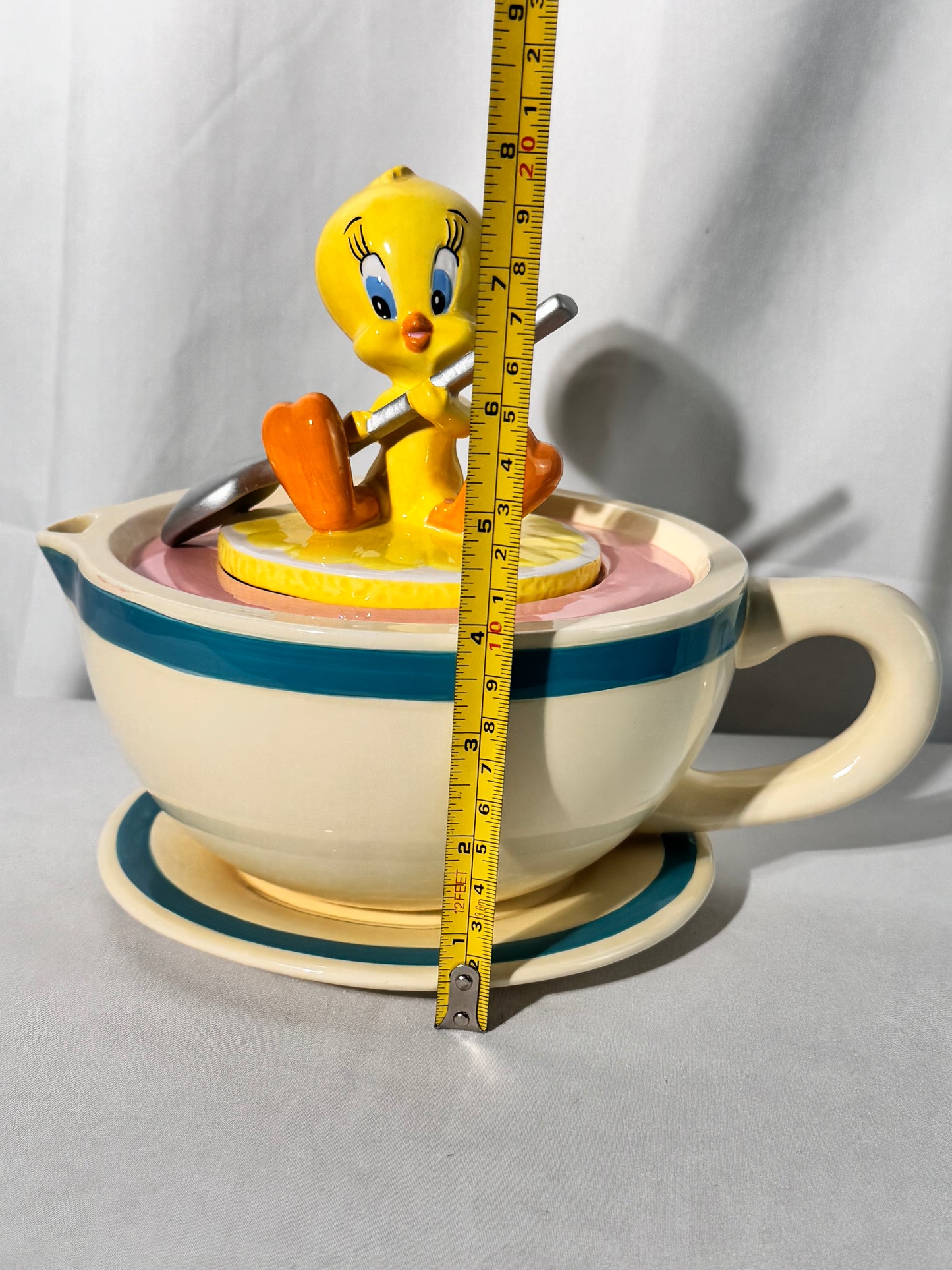 Tweety Bird - Teapot- Warner Brothers- looney Tunes- 1998