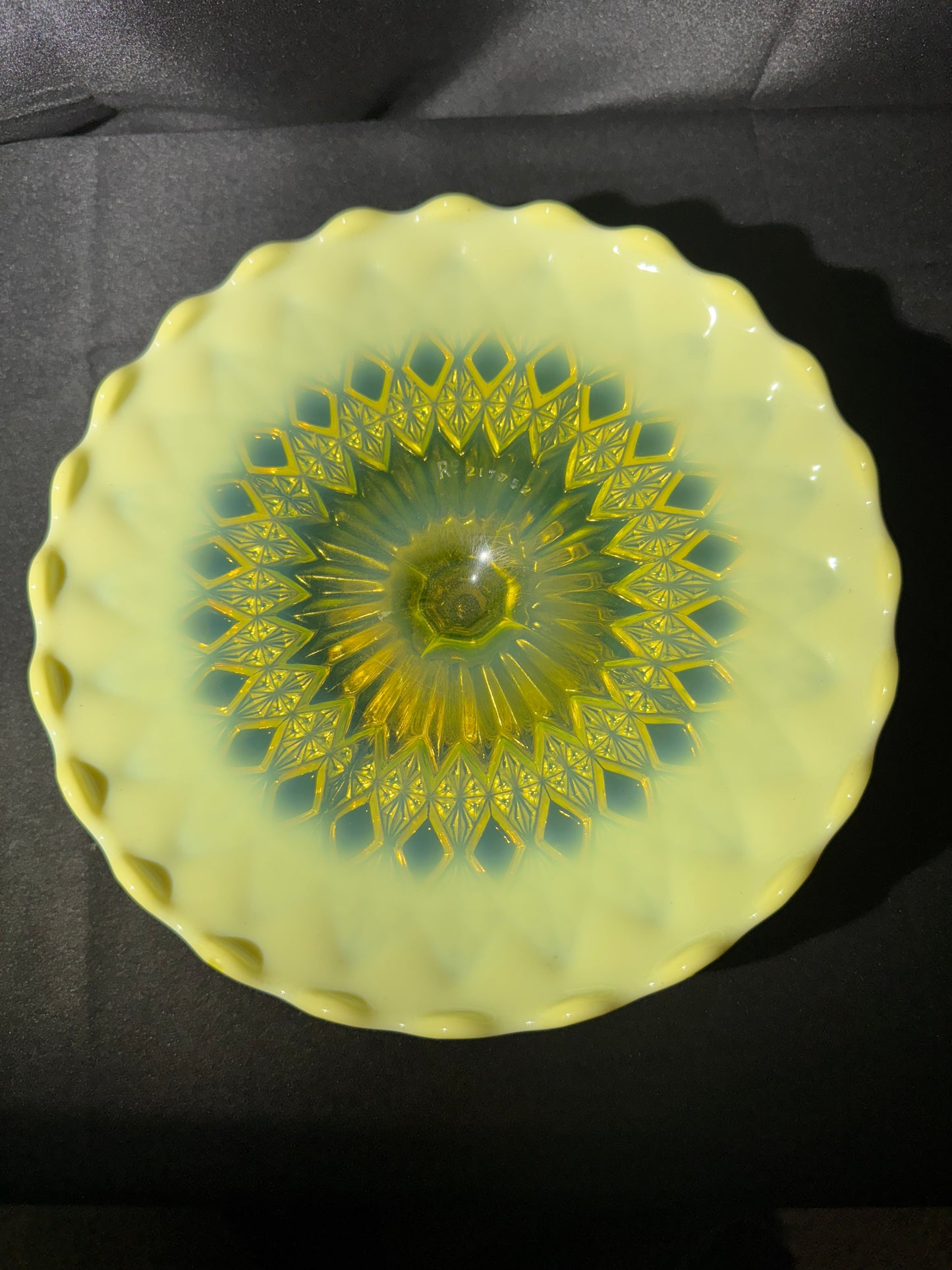 Uranium Davidson William & Mary Pedestal Cake Plate – Etched #217752