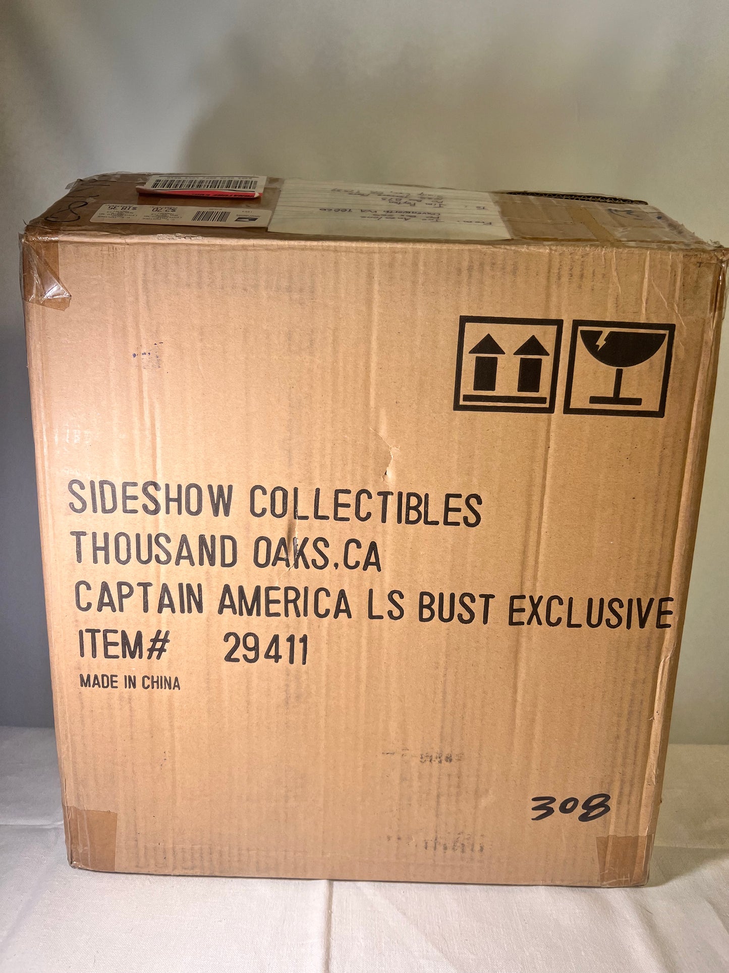 Captain America- Sideshow Bust- # 308/400- display sign- Original Box and sipping box from sideshow