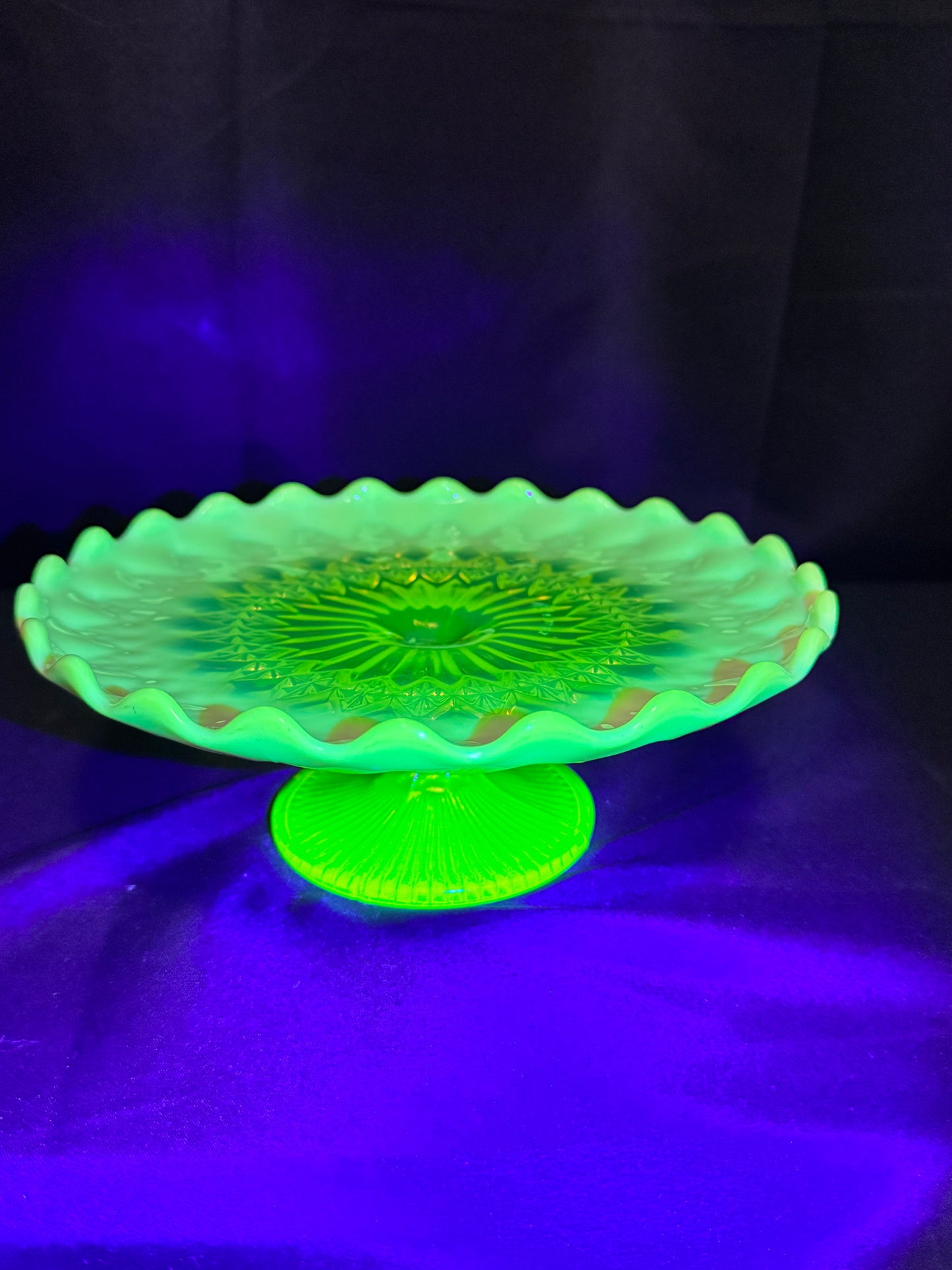 Uranium Davidson William & Mary Pedestal Cake Plate – Etched #217752
