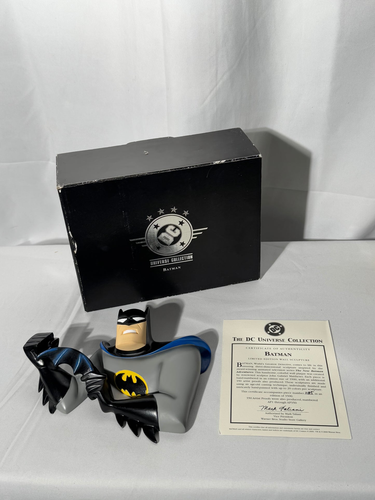 Batman - DC Universe Collection - wall Sculpture- limited edition- # 1185/3500