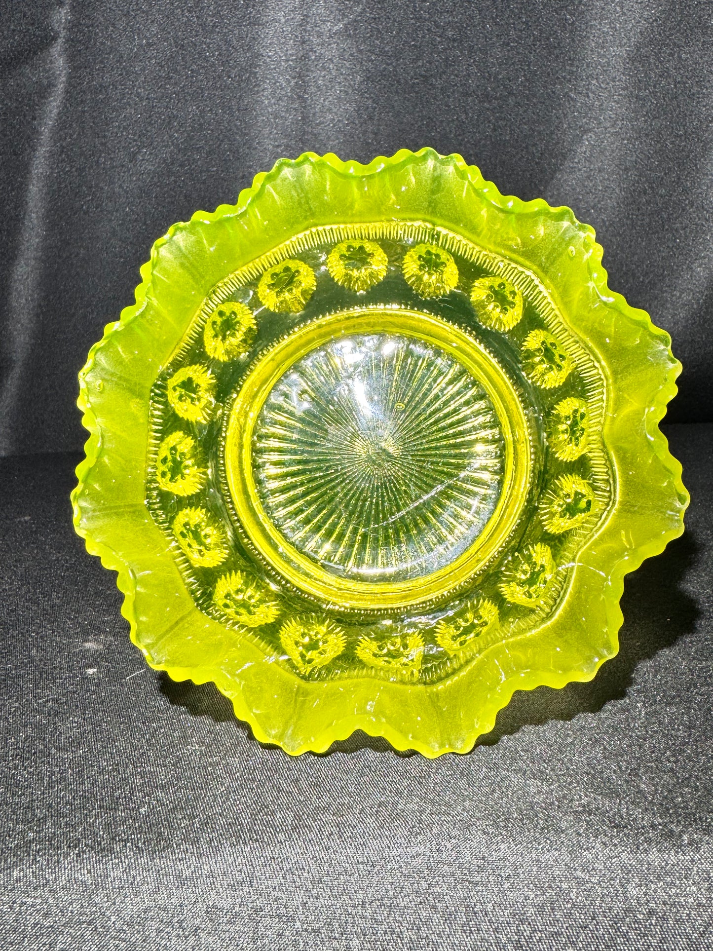 Uranium Davidson Blackberry Prunt/dish #R533040