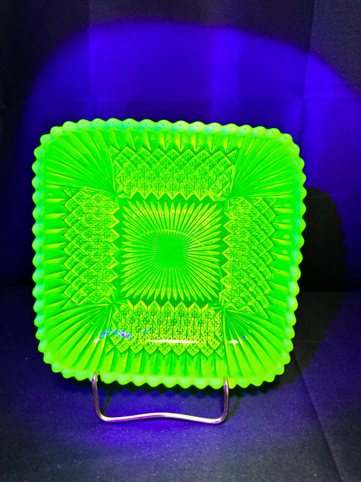 Uranium- Davidson- Somerset Square Suited Bowl Primrose Pearline Opalescent