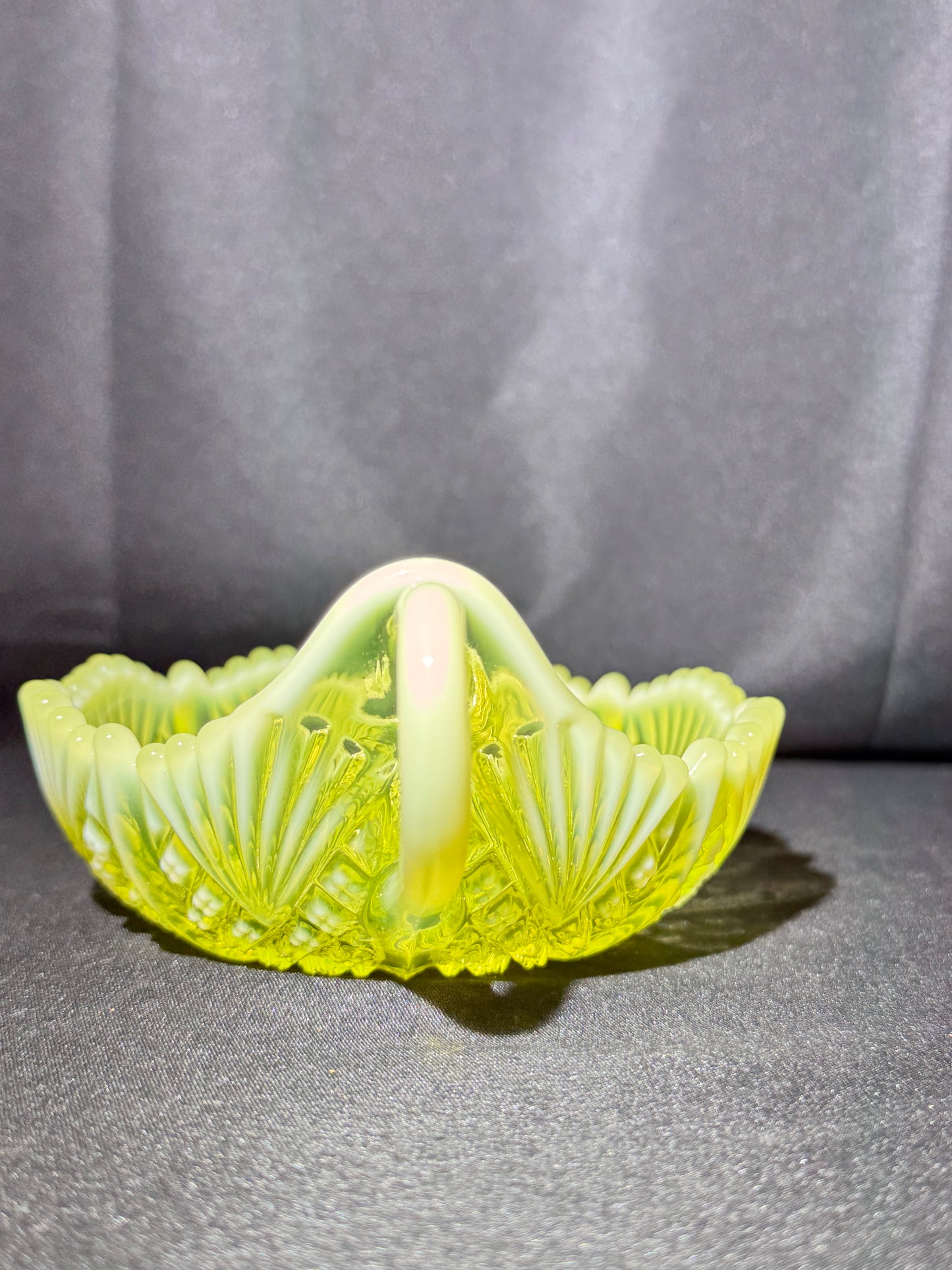 Uranium - Davidson “War of Roses” Nappy (Handled Bowl) - Primrose Pearline