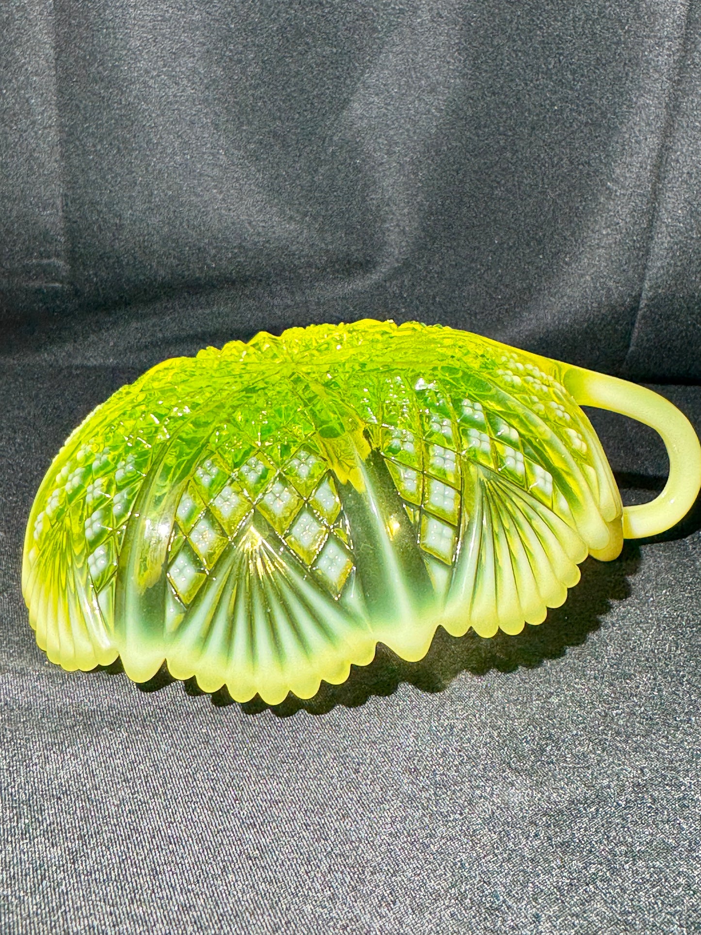Uranium - Davidson “War of Roses” Nappy (Handled Bowl) - Primrose Pearline