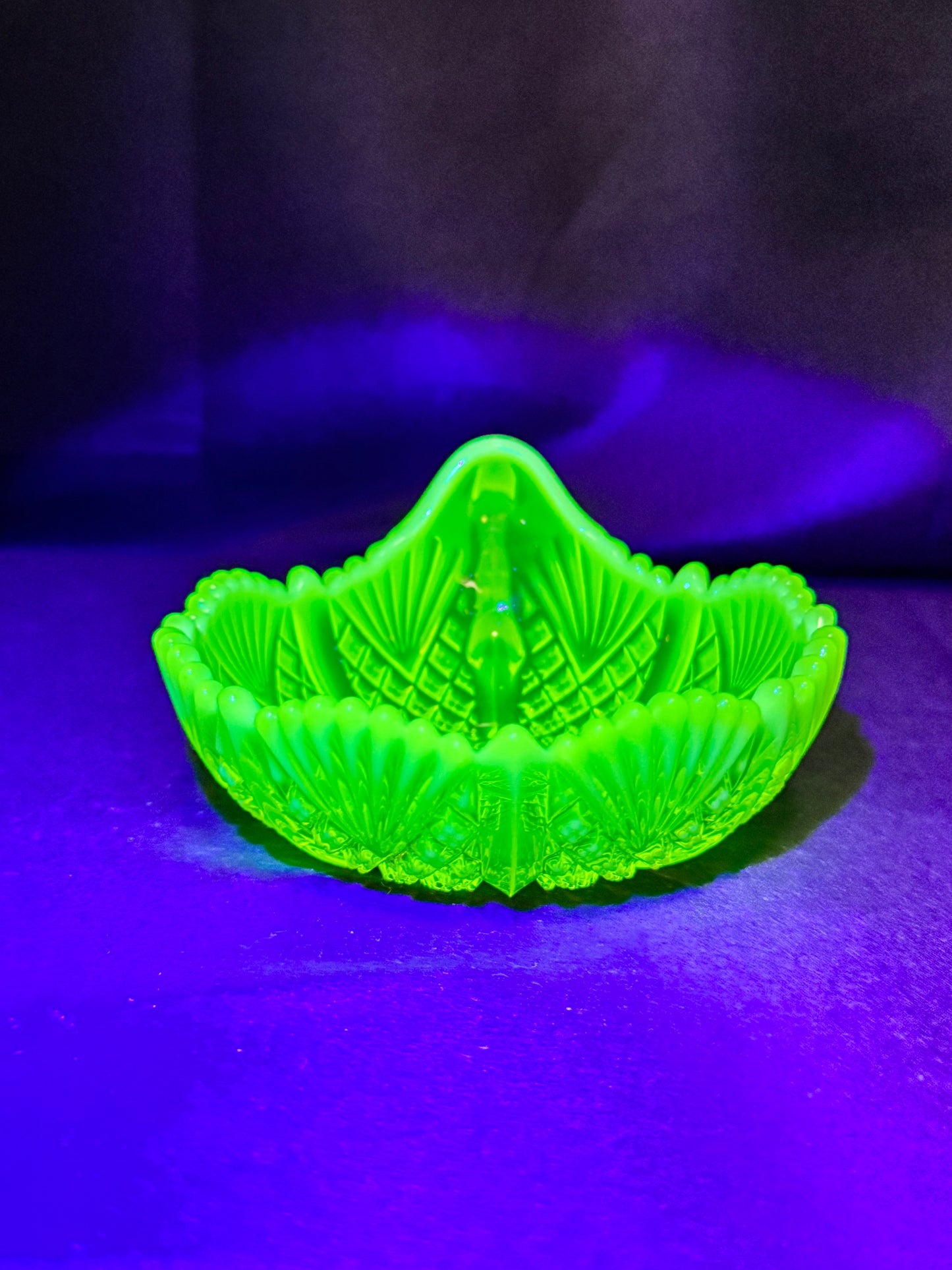 Uranium - Davidson “War of Roses” Nappy (Handled Bowl) - Primrose Pearline