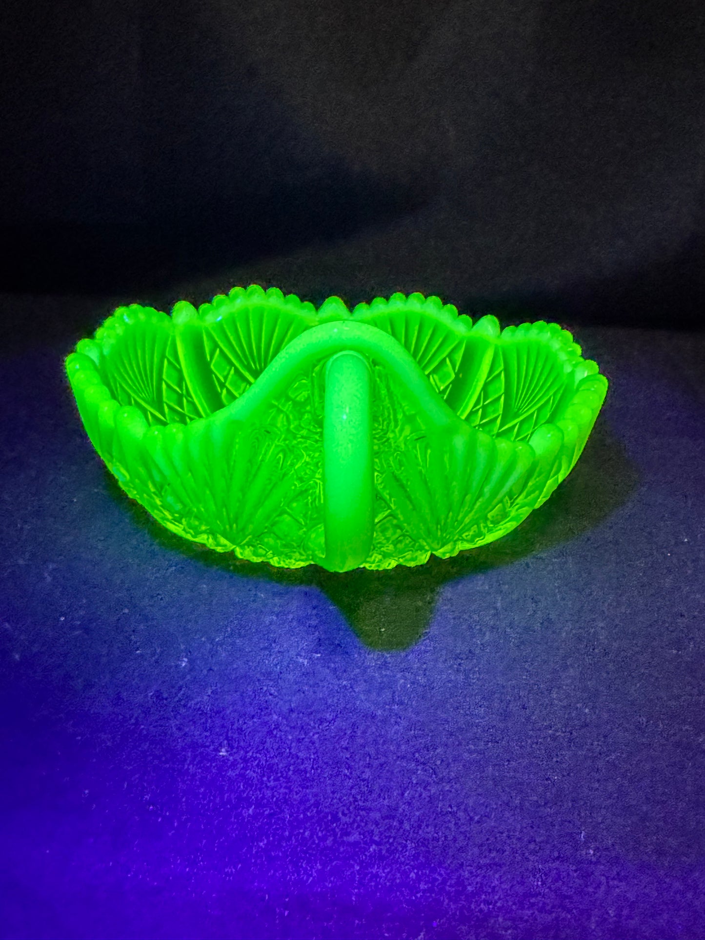 Uranium - Davidson “War of Roses” Nappy (Handled Bowl) - Primrose Pearline