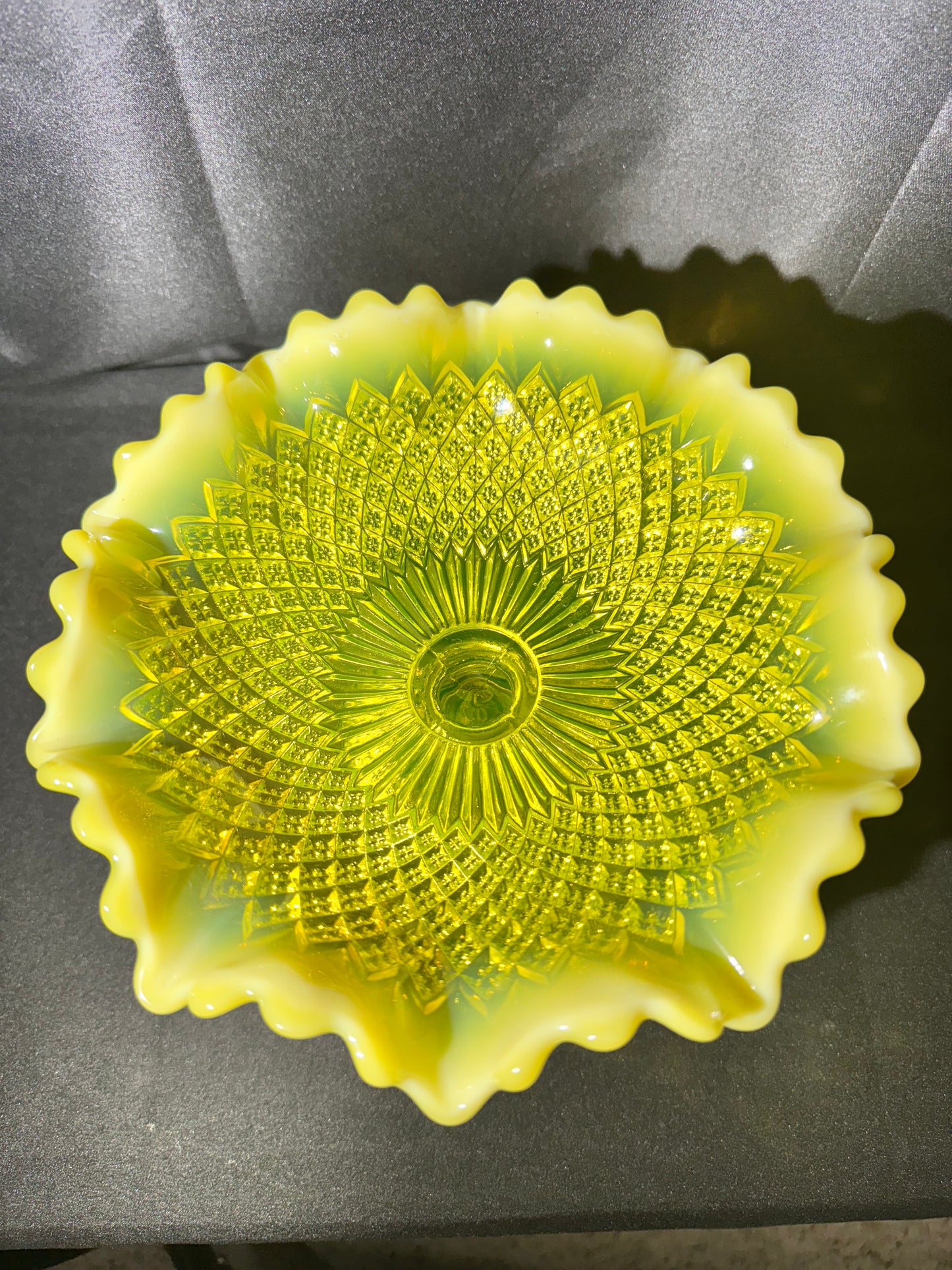 Uranium Davidson Primrose Pearline Somerset Comport – Large Footed Dish (RD 254027)
