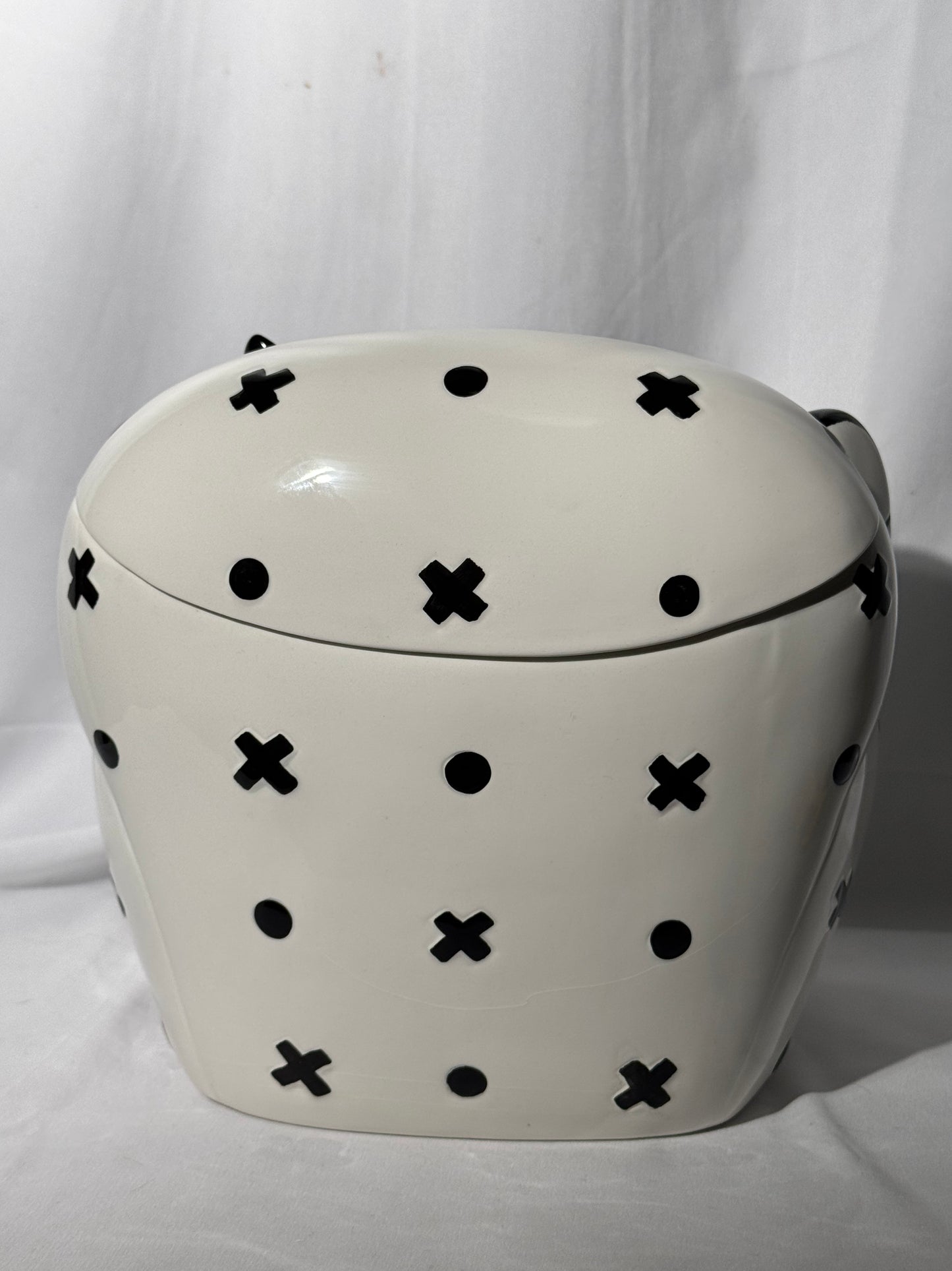 Felix the Cat - 9 1/2” Cookie jar - Clay Art -1997