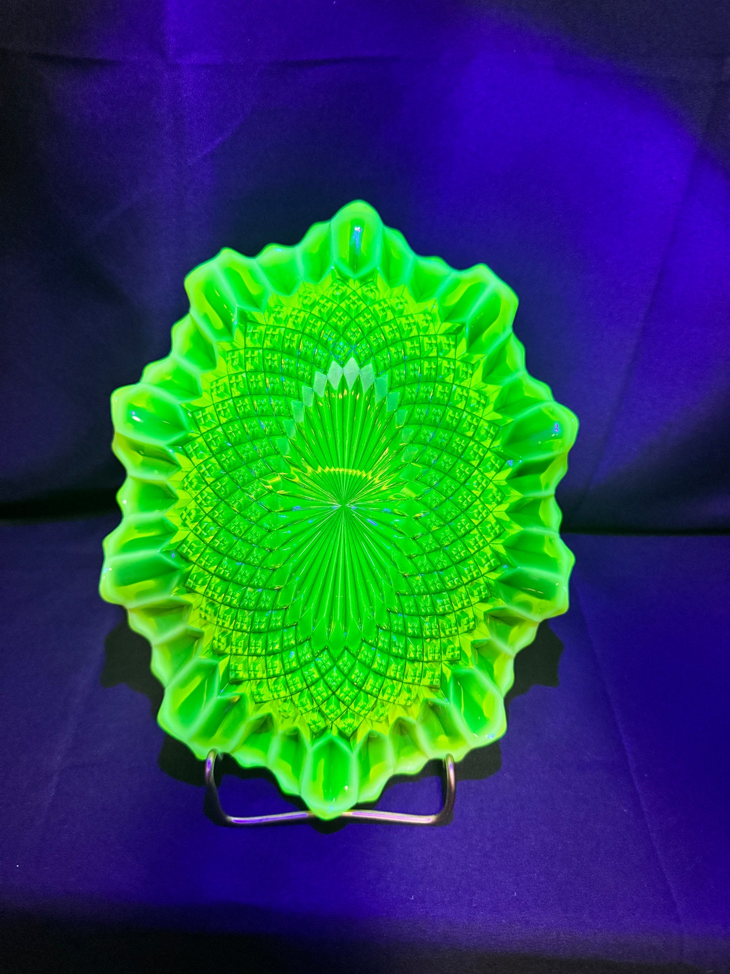 Davidson Primrose Pearline Somerset Ruffled Oval Bowl – Uranium Glass – c.1890s – 9.5” x 7.5”