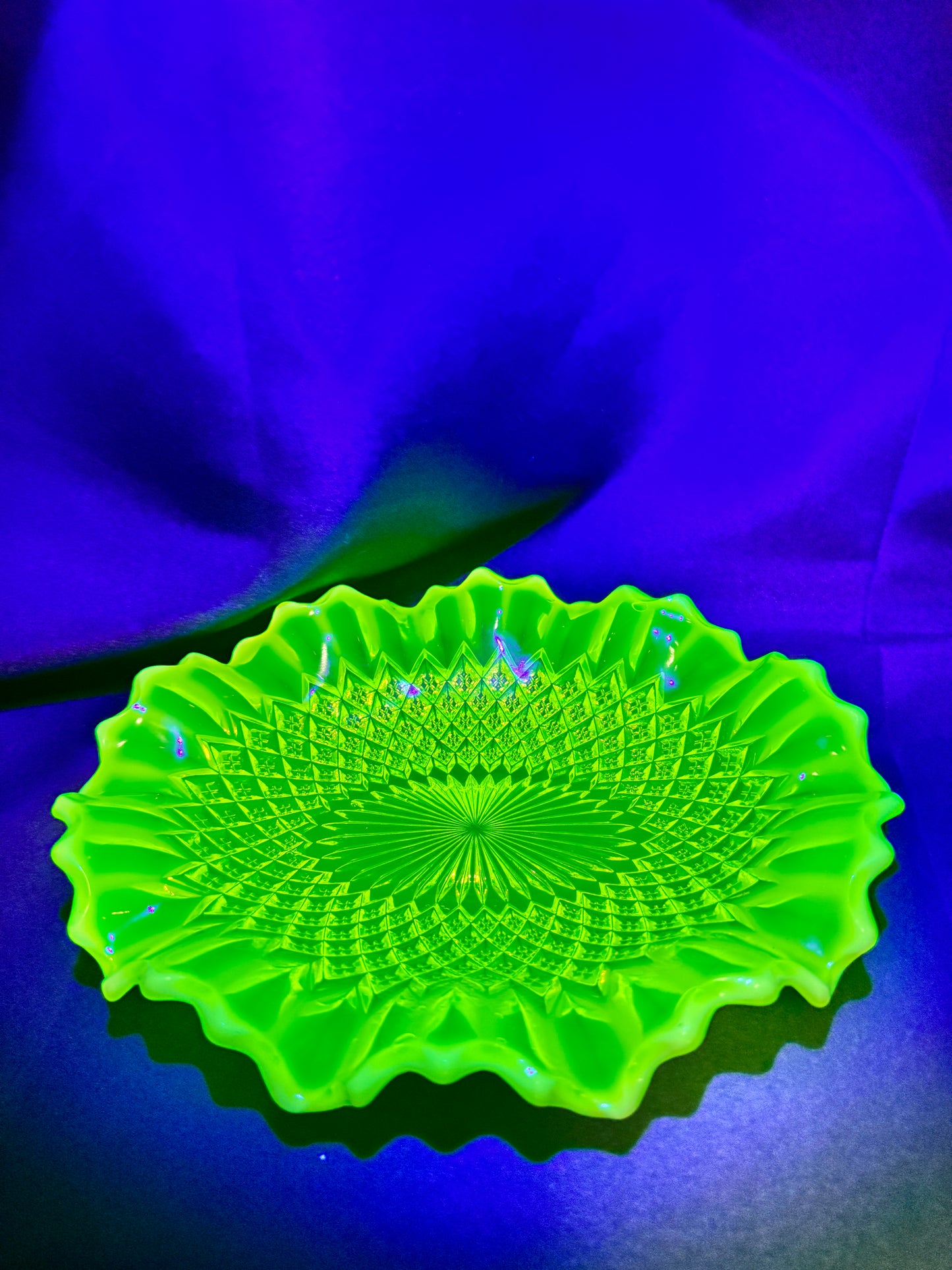 Davidson Primrose Pearline Somerset Ruffled Oval Bowl – Uranium Glass – c.1890s – 9.5” x 7.5”