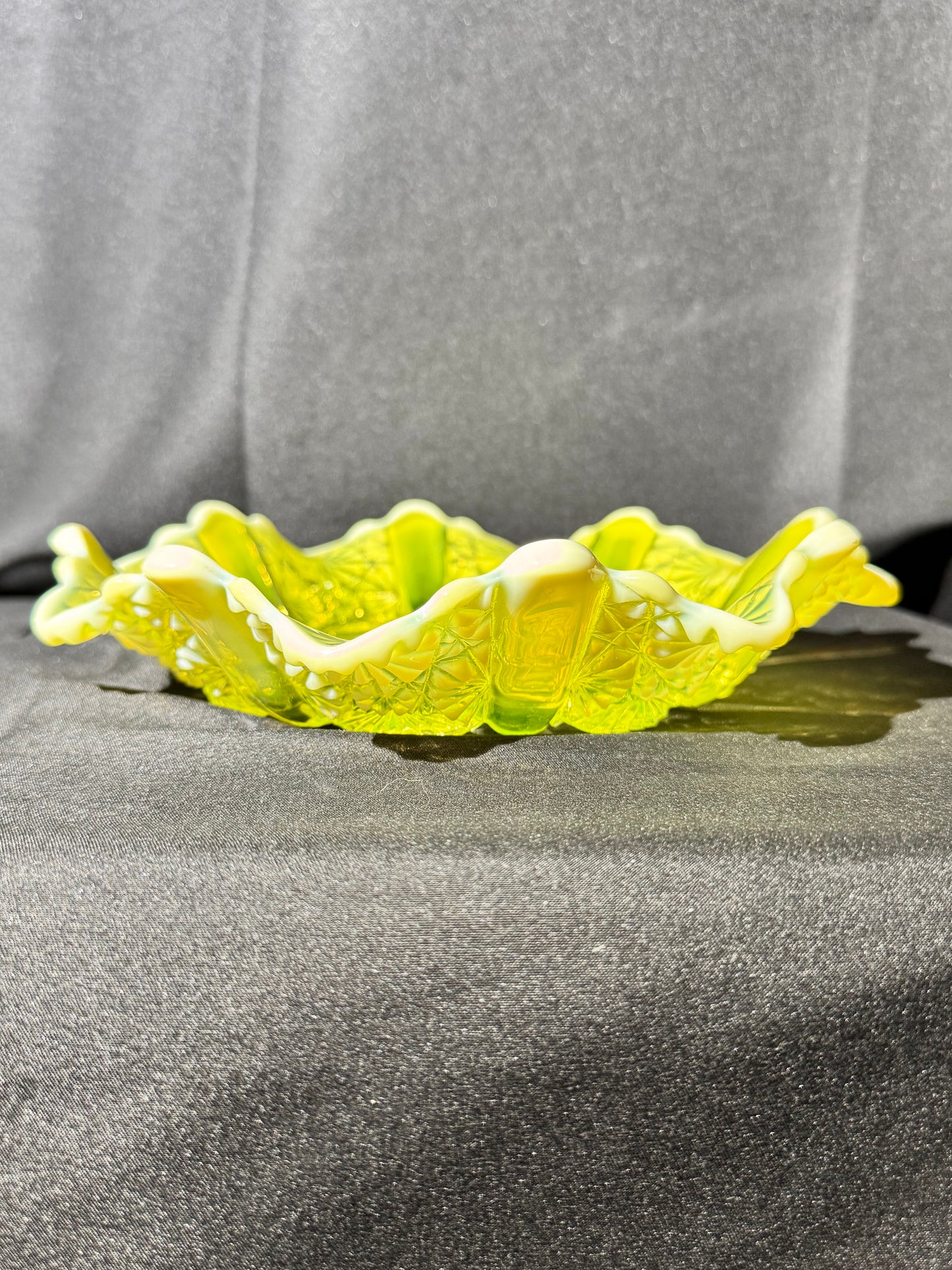 Davidson Lady Chippendale Bowl Primrose Pearline (RD 176566) 9” Round Uranium Glass