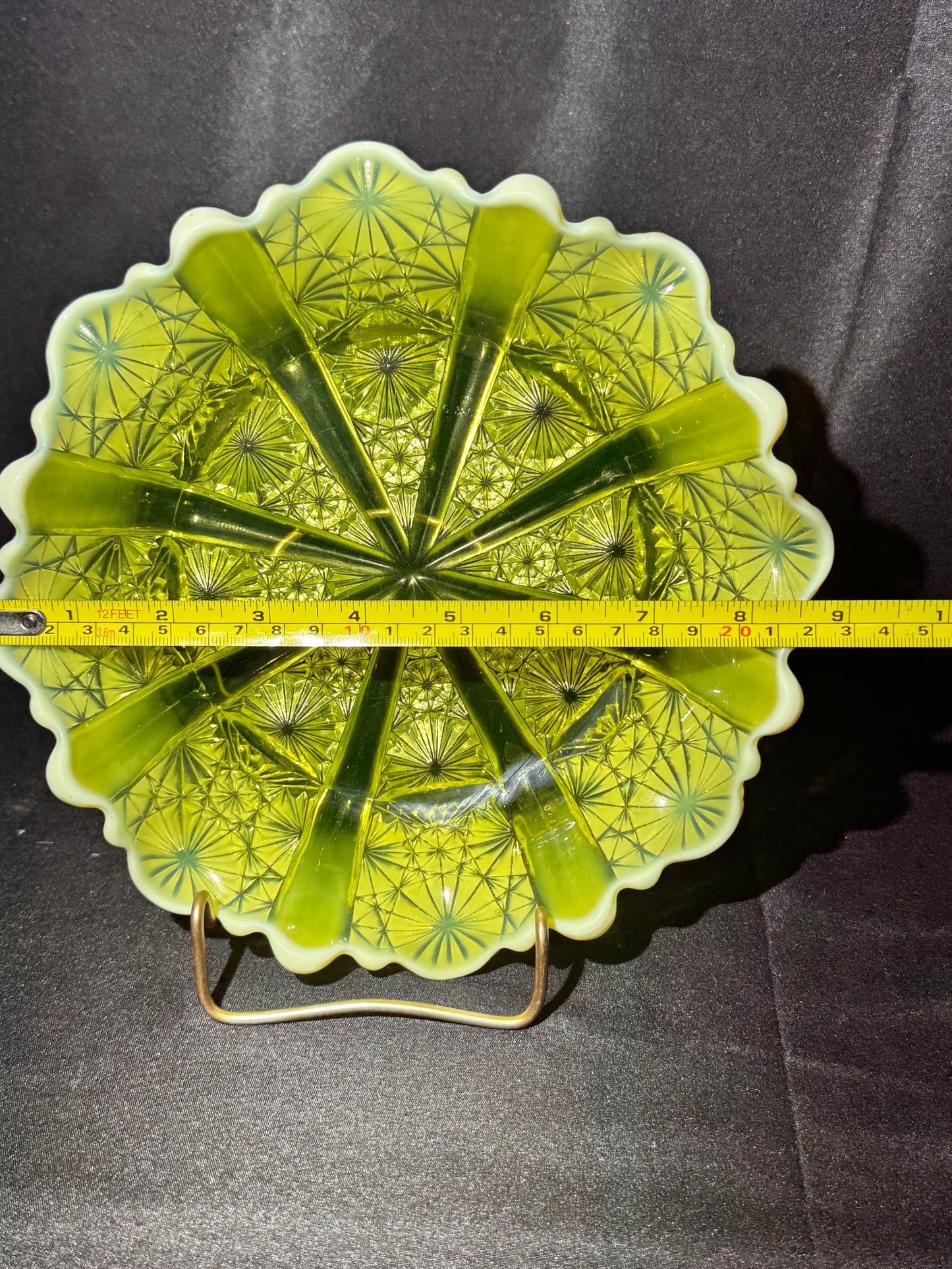 Davidson Lady Chippendale Bowl Primrose Pearline (RD 176566) 9” Round Uranium Glass