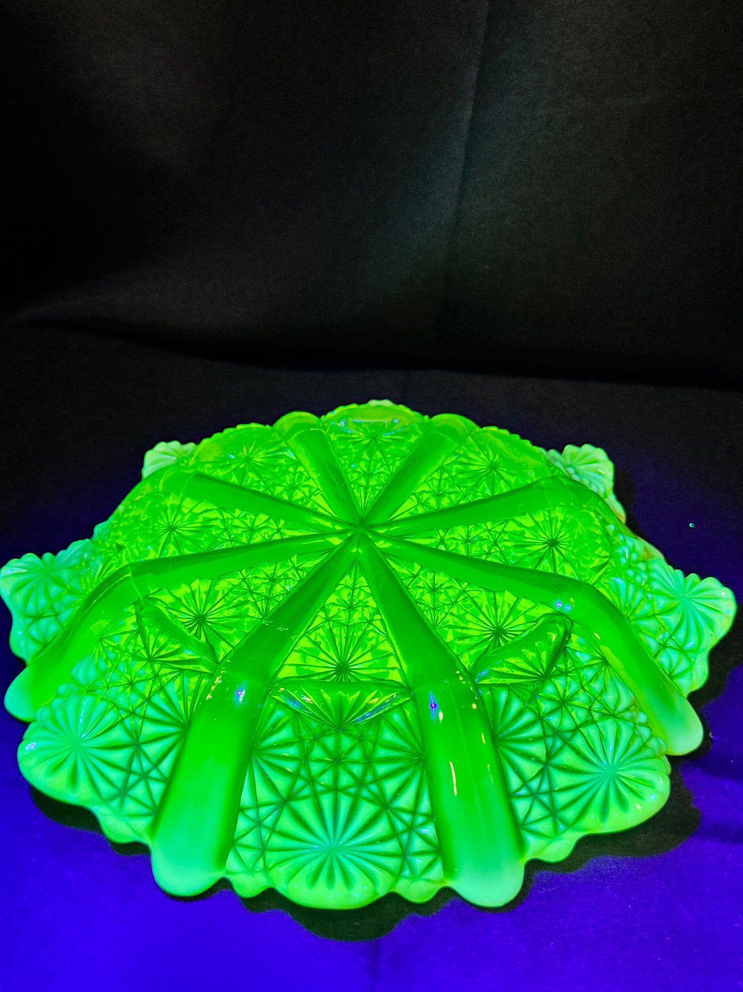 Davidson Lady Chippendale Bowl Primrose Pearline (RD 176566) 9” Round Uranium Glass
