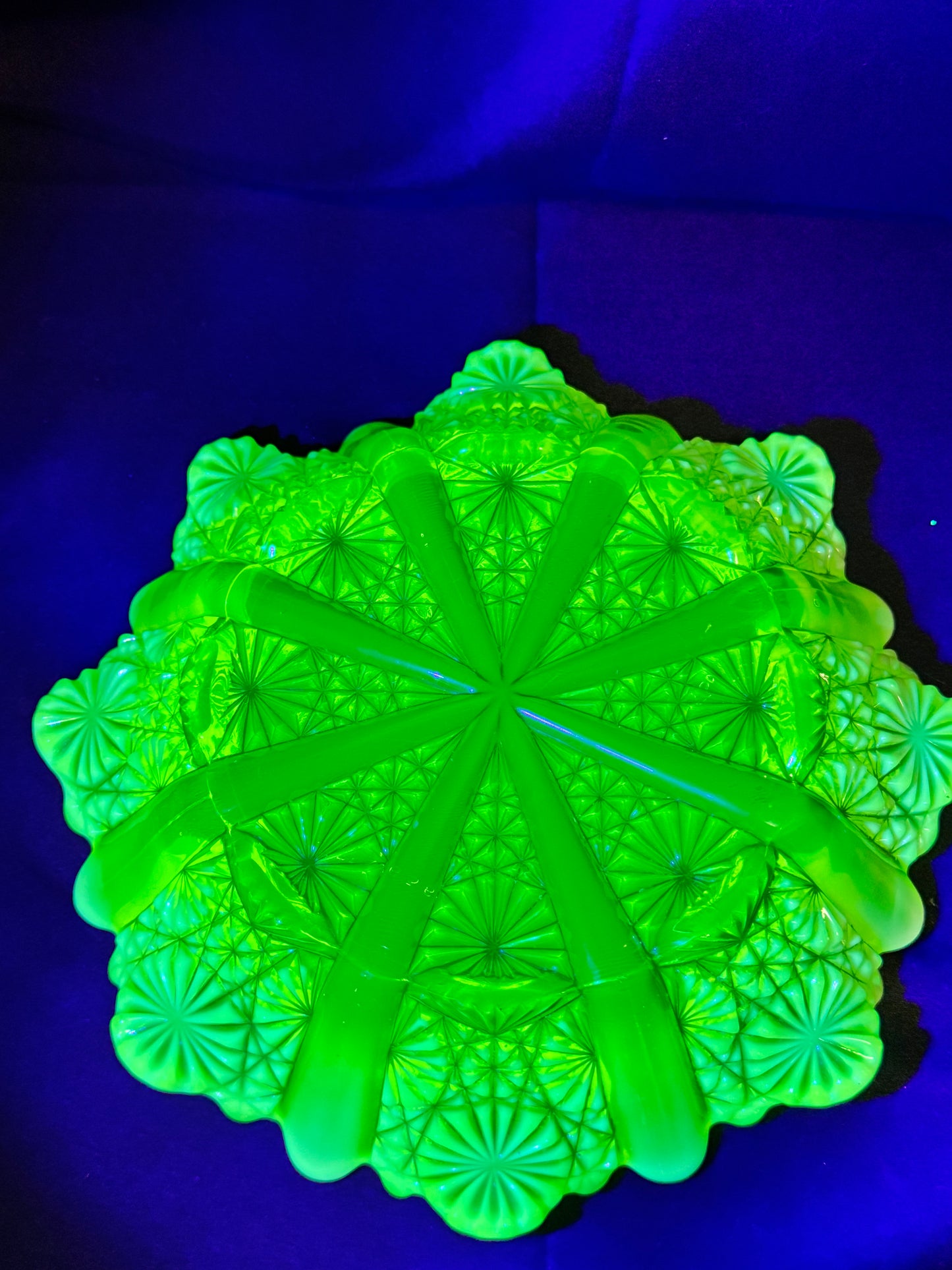 Davidson Lady Chippendale Bowl Primrose Pearline (RD 176566) 9” Round Uranium Glass