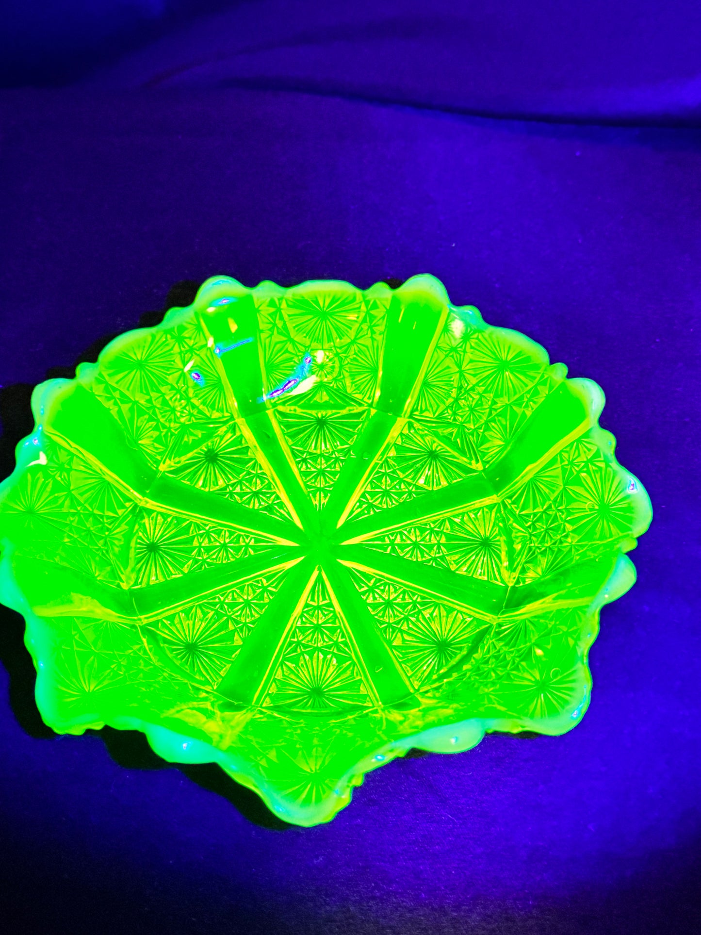 Uranium Davidson Lady Chippendale Primrose Pearline Bowl (RD 176566) 6” Round