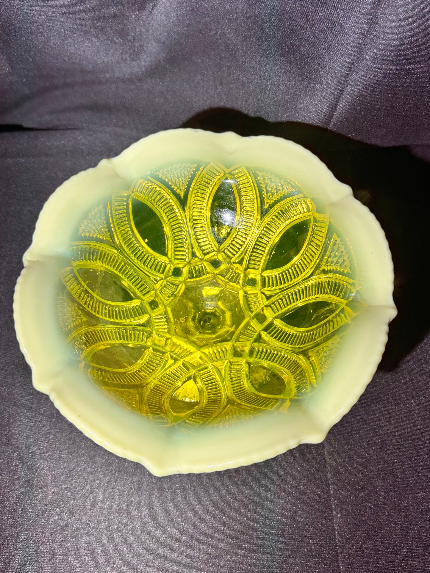 Uranium George Davidson “Linked Rings” Primrose Pearline Footed Compote – Vaseline/Canary Opalescent Glass – ca. 1900s