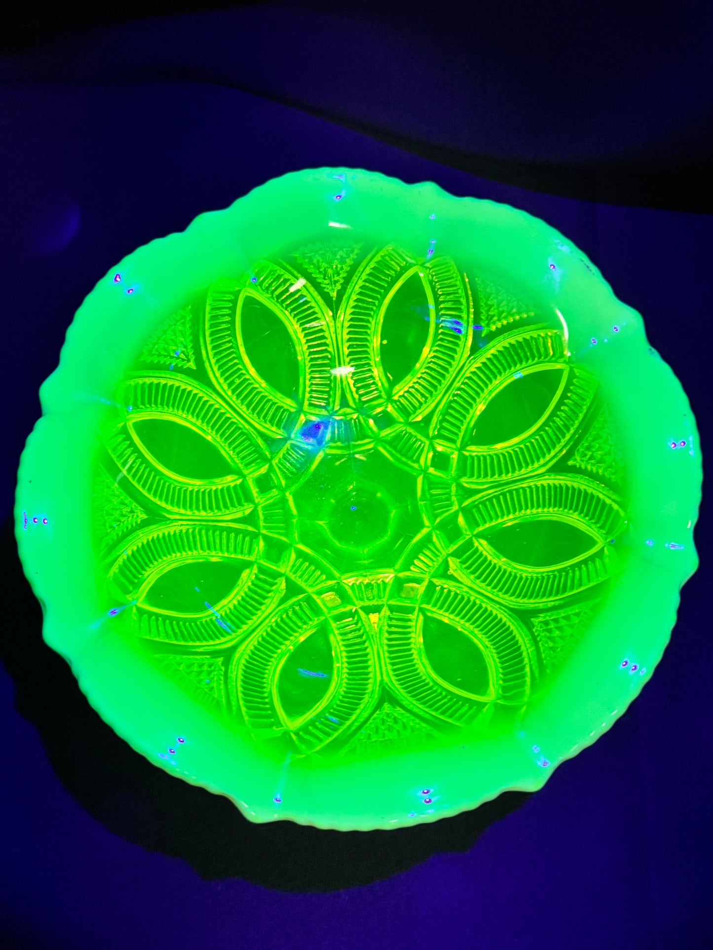 Uranium George Davidson “Linked Rings” Primrose Pearline Footed Compote – Vaseline/Canary Opalescent Glass – ca. 1900s