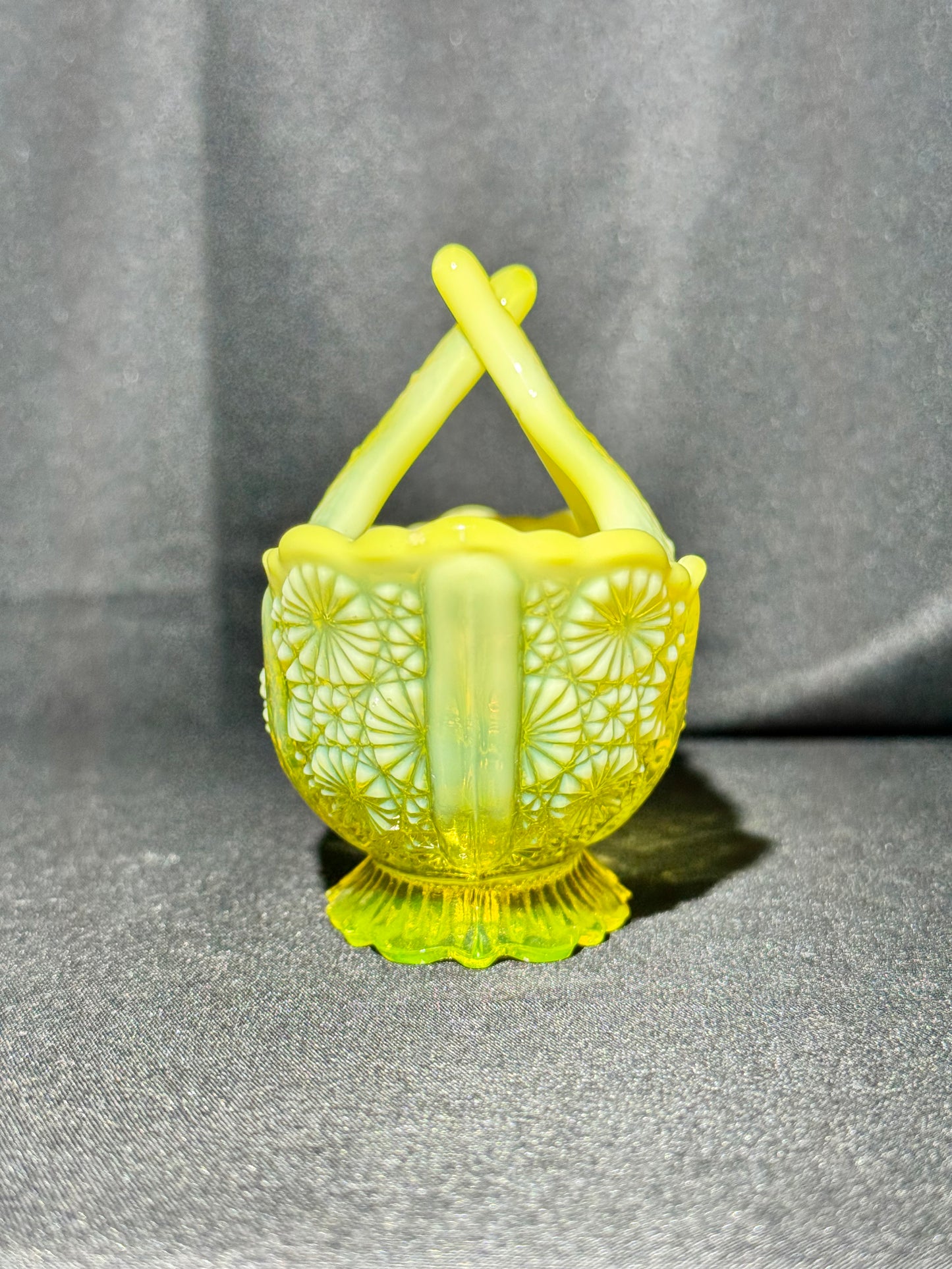 Davidson “Lady Chippendale” Primrose Pearline Uranium Glass Boat Basket #176566