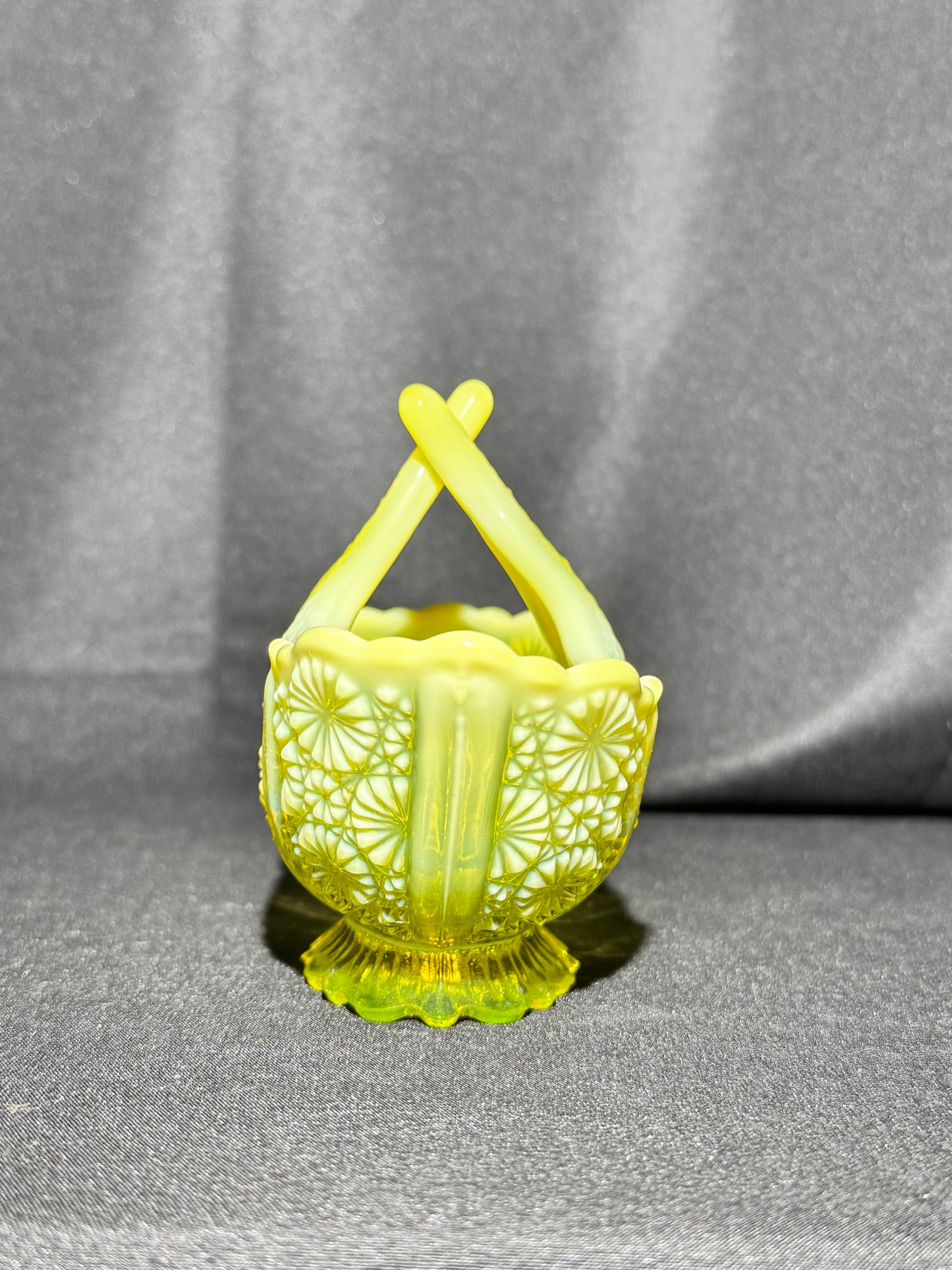 Davidson “Lady Chippendale” Primrose Pearline Uranium Glass Boat Basket #176566