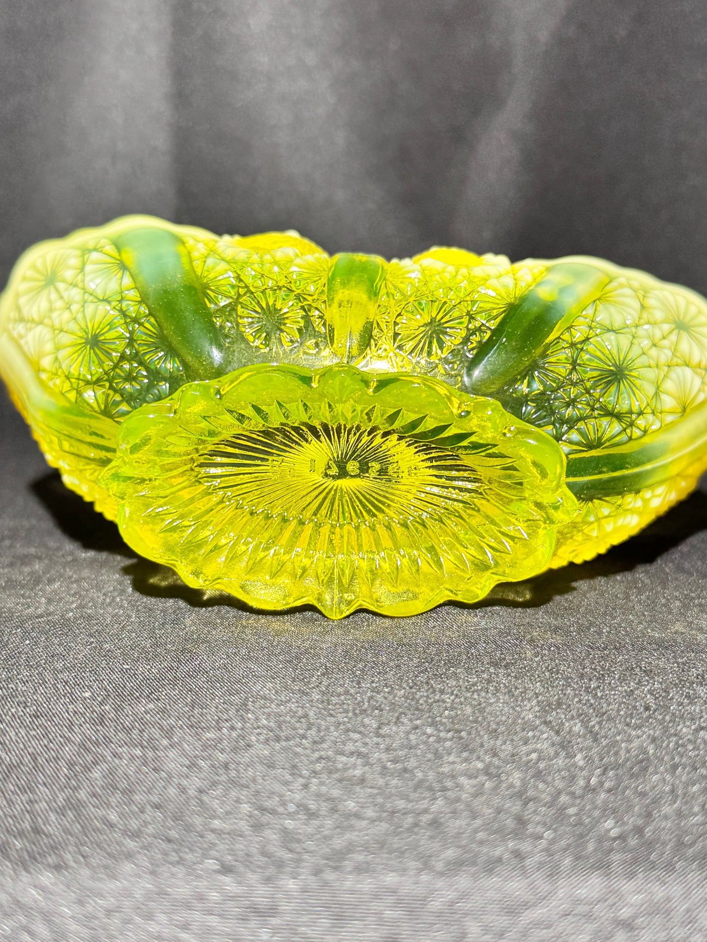 Davidson “Lady Chippendale” Primrose Pearline Uranium Glass Boat Basket #176566