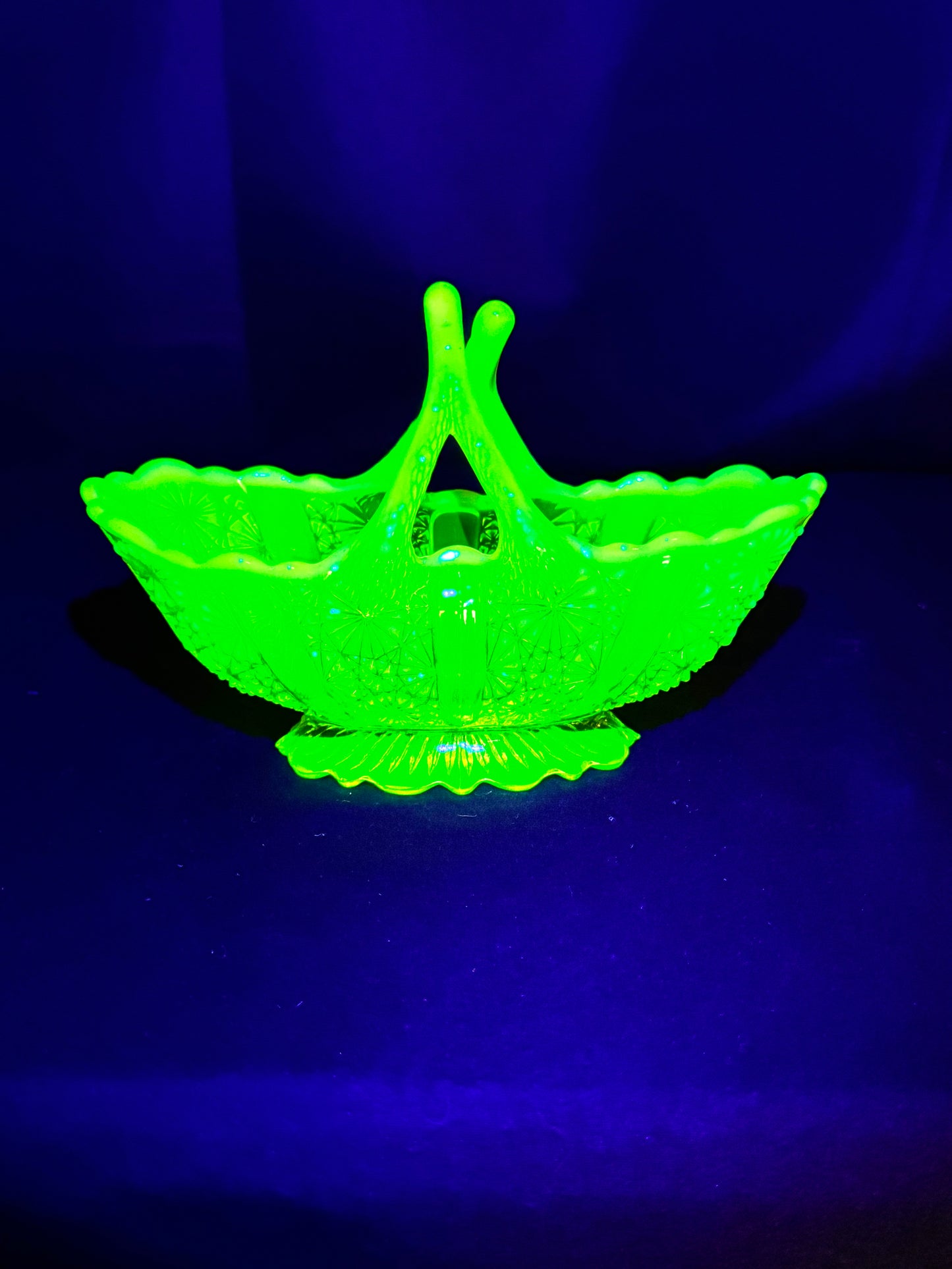 Davidson “Lady Chippendale” Primrose Pearline Uranium Glass Boat Basket #176566
