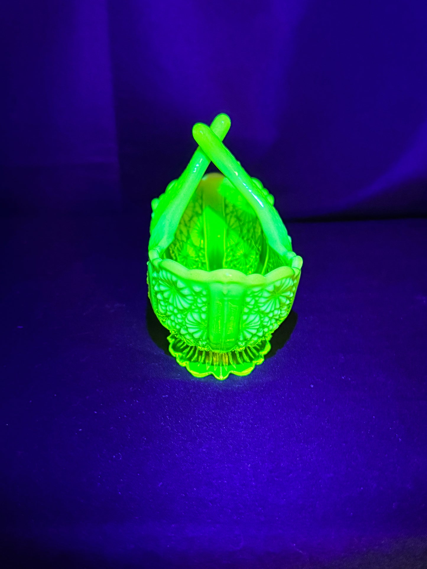 Davidson “Lady Chippendale” Primrose Pearline Uranium Glass Boat Basket #176566