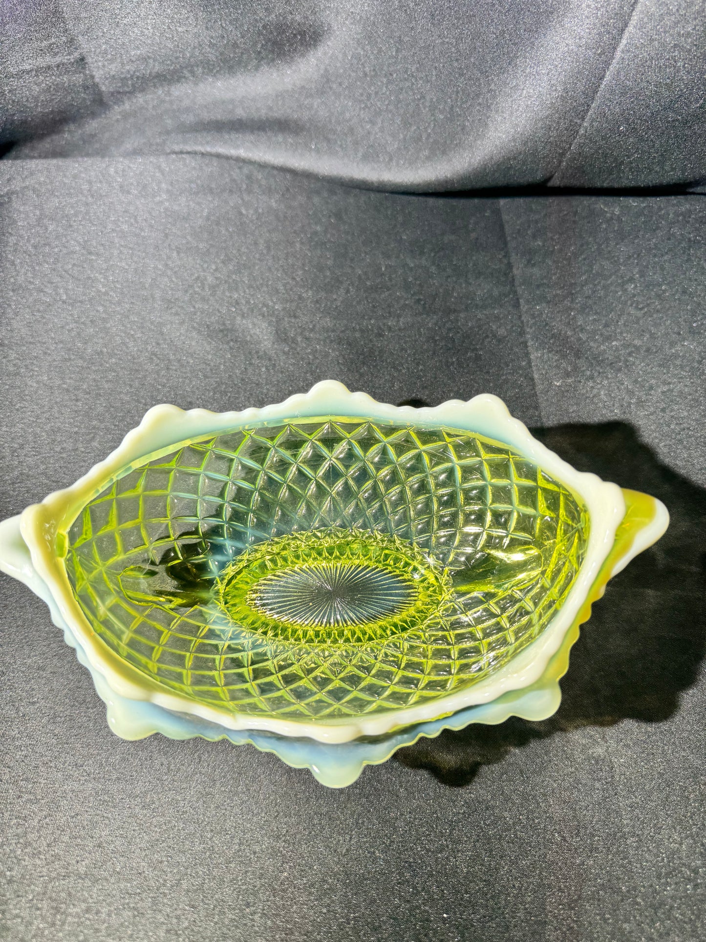 Davidson “Quilted Pillow Sham” Double Handled Boat-Shaped Bowl – Uranium Primrose Pearline – c. 1890s