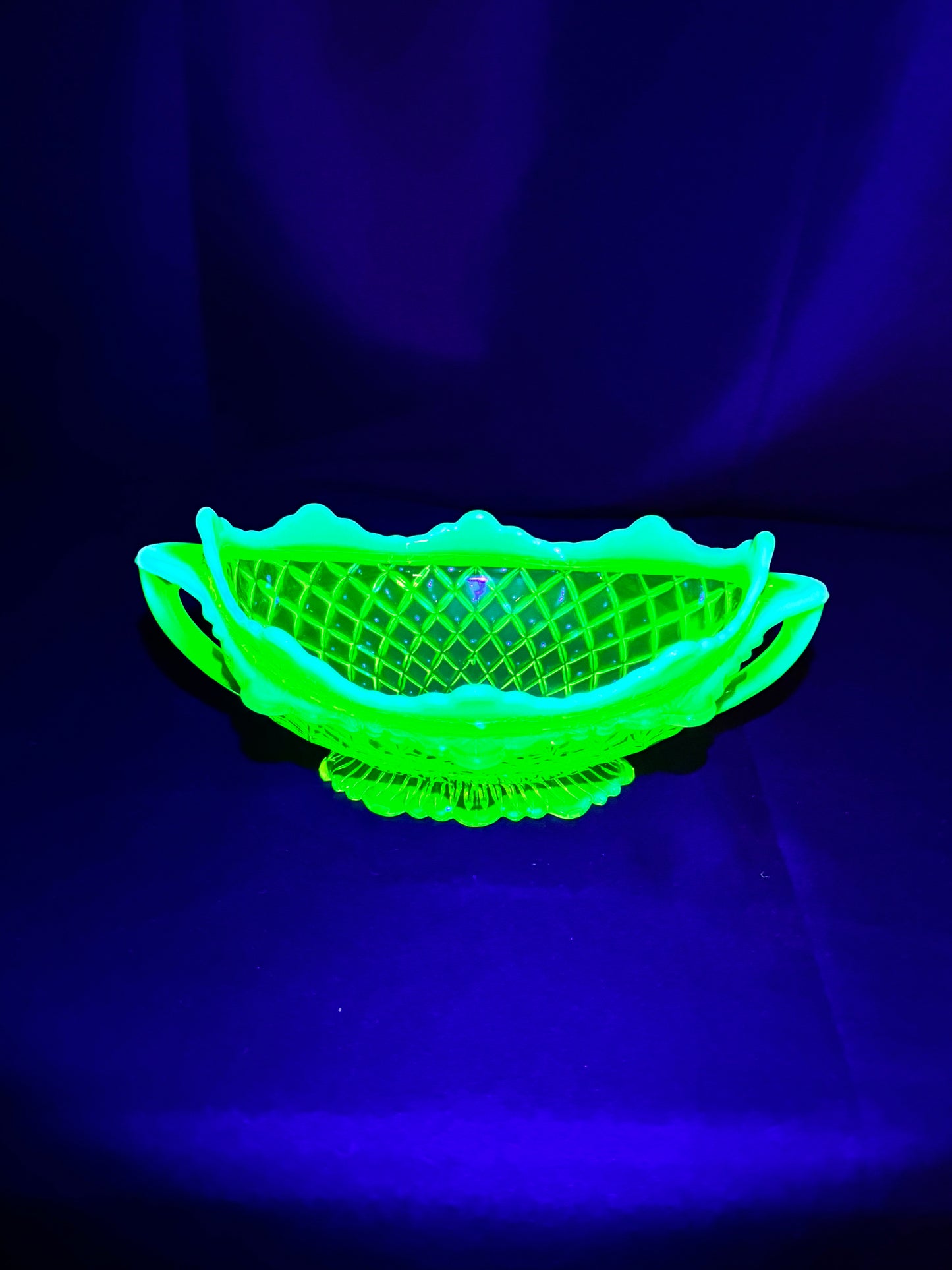 Davidson “Quilted Pillow Sham” Double Handled Boat-Shaped Bowl – Uranium Primrose Pearline – c. 1890s