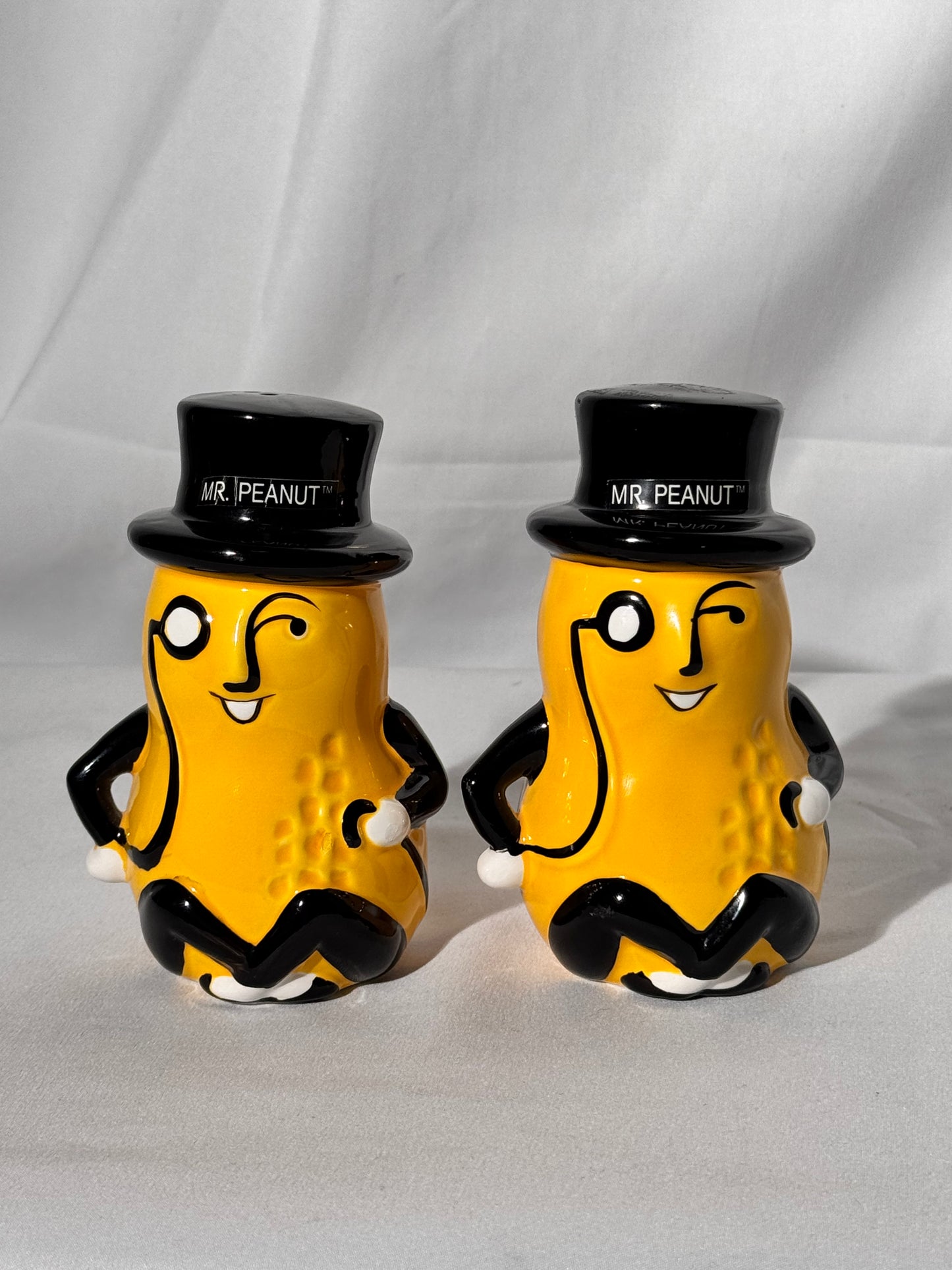 Mr. Peanut- Salt and Pepper shakers- 1990 - with stoppers