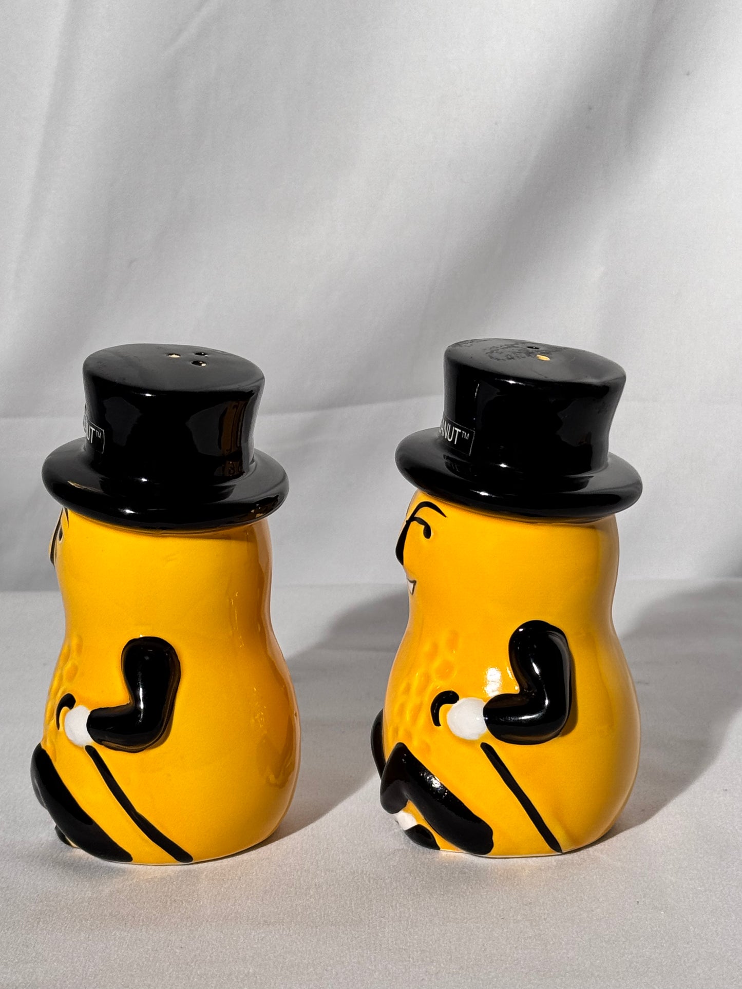 Mr. Peanut- Salt and Pepper shakers- 1990 - with stoppers