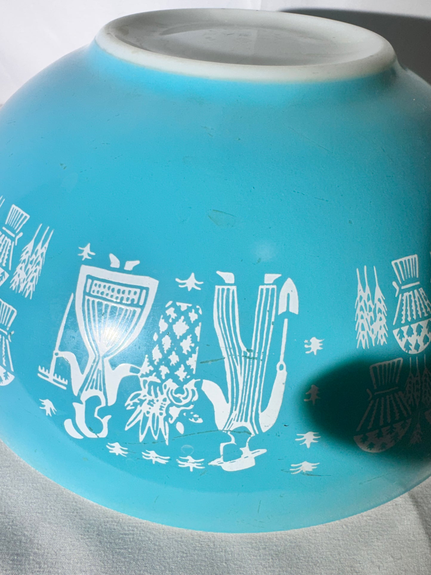 Vintage Pyrex Amish Butterprint Cinderella Mixing Bowl Set (4 Bowls) – Teal Blue & White Alternating Colors