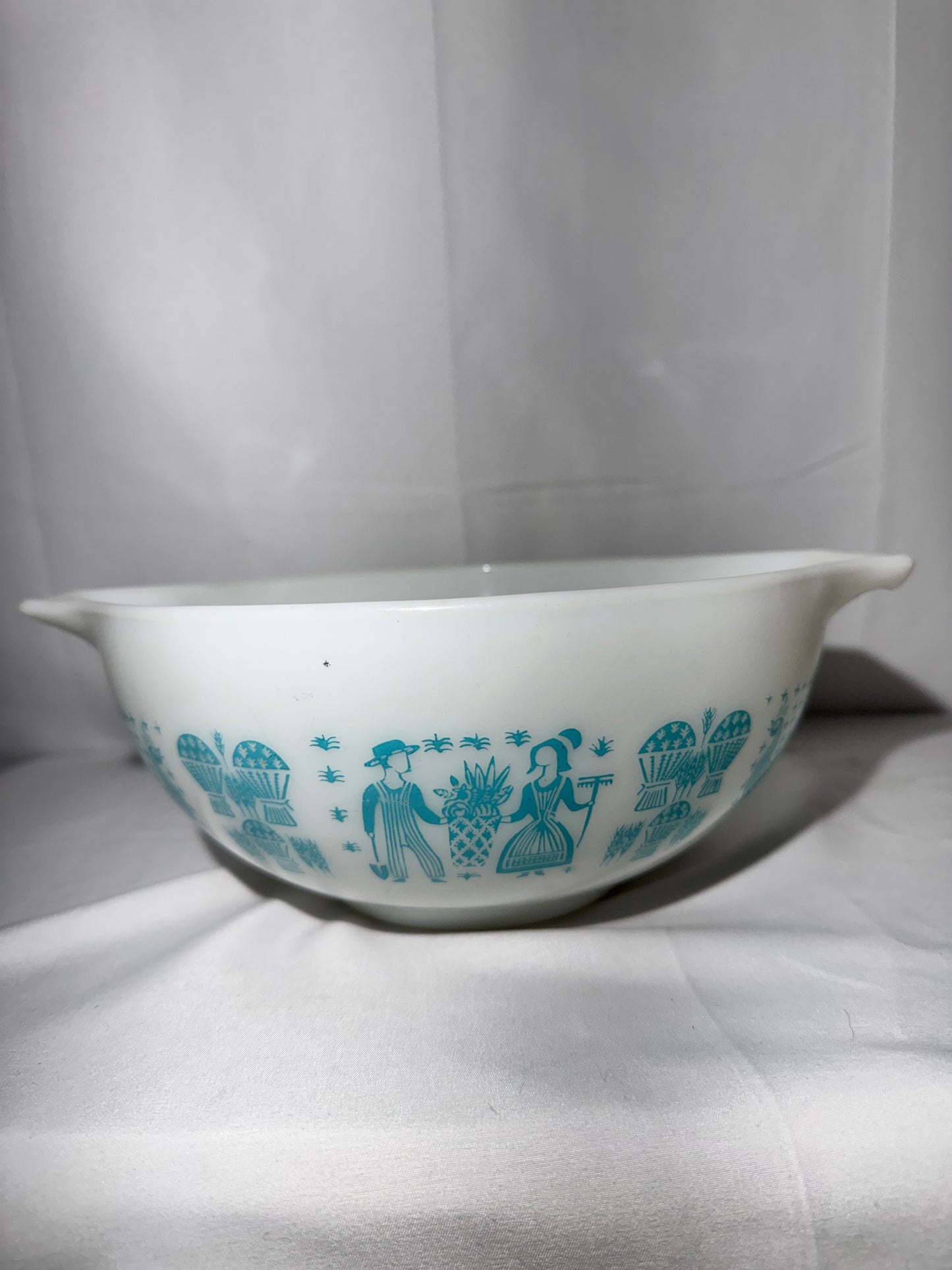 Vintage Pyrex Amish Butterprint Cinderella Mixing Bowl Set (4 Bowls) – Teal Blue & White Alternating Colors