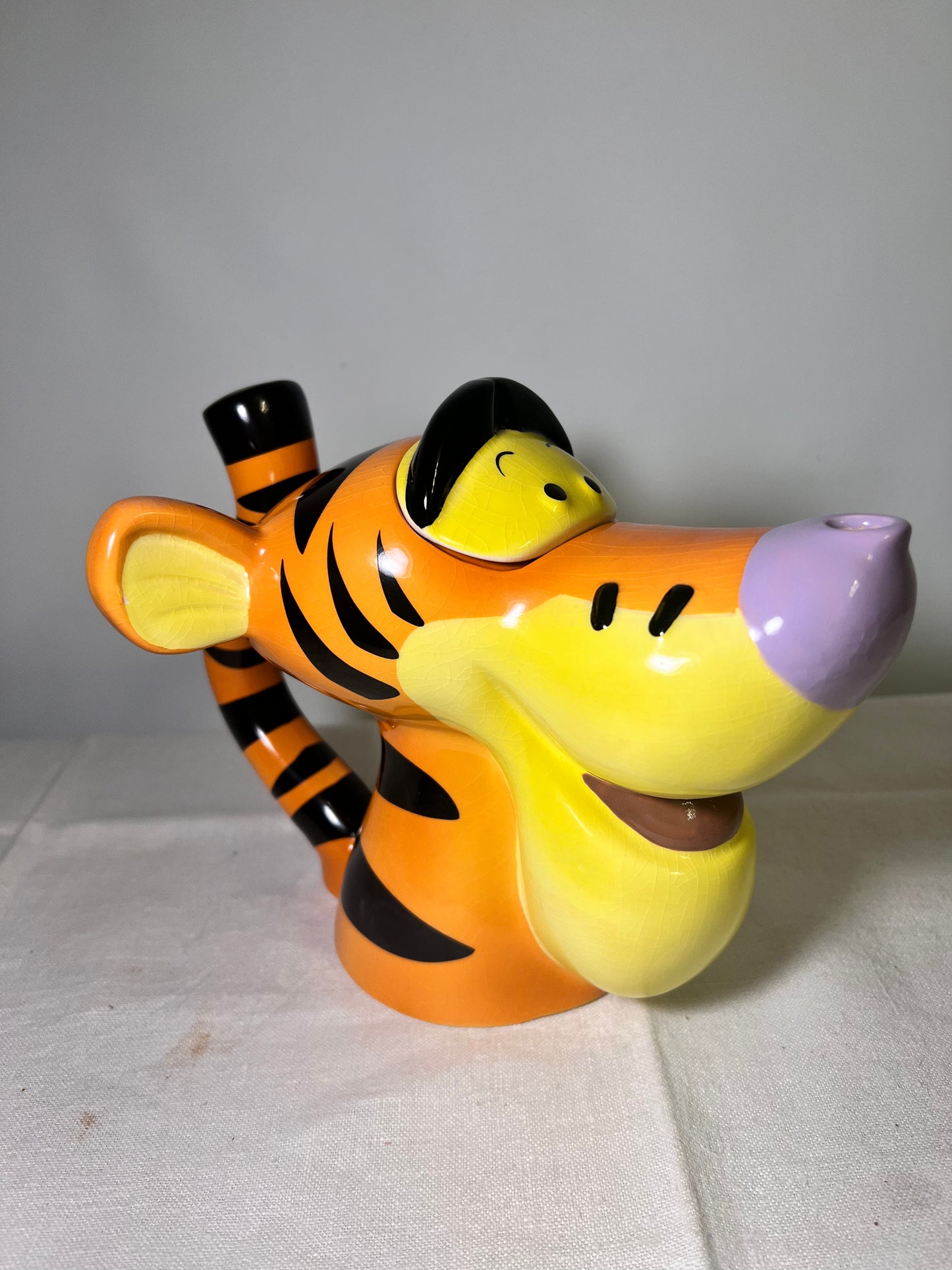 Tigger- 7” teapot- Disney showcase- Paul Cardew-2000
