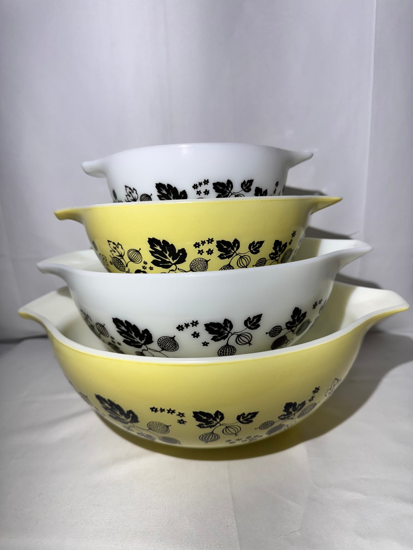 Vintage Pyrex Gooseberry Cinderella Mixing Bowl Set – Yellow, White & Black – 4 Piece Complete Set (441, 442, 443, 444)