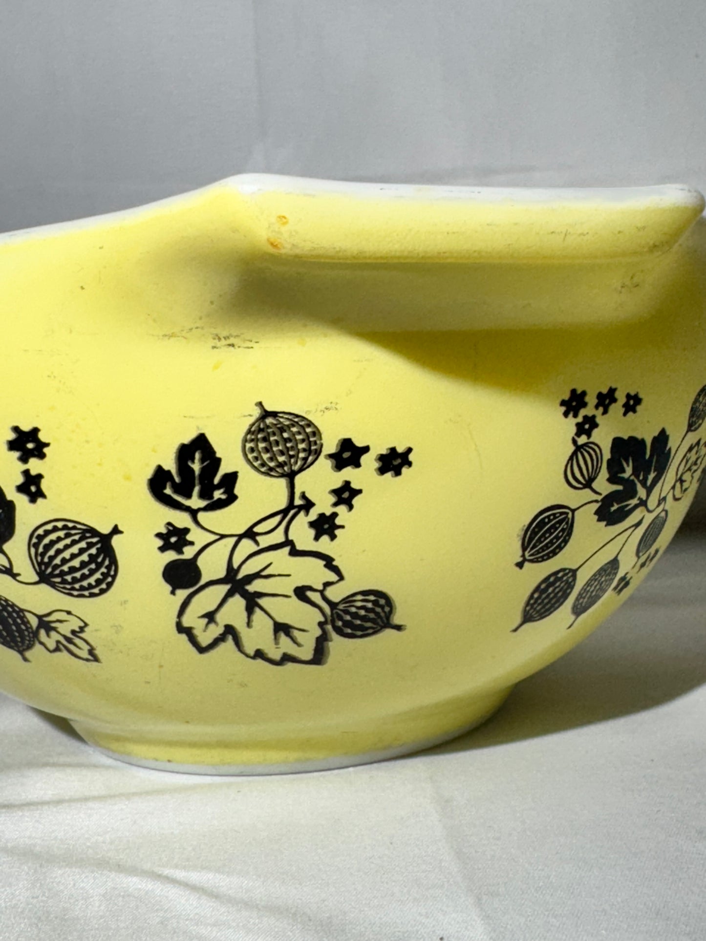 Vintage Pyrex Gooseberry Cinderella Mixing Bowl Set – Yellow, White & Black – 4 Piece Complete Set (441, 442, 443, 444)